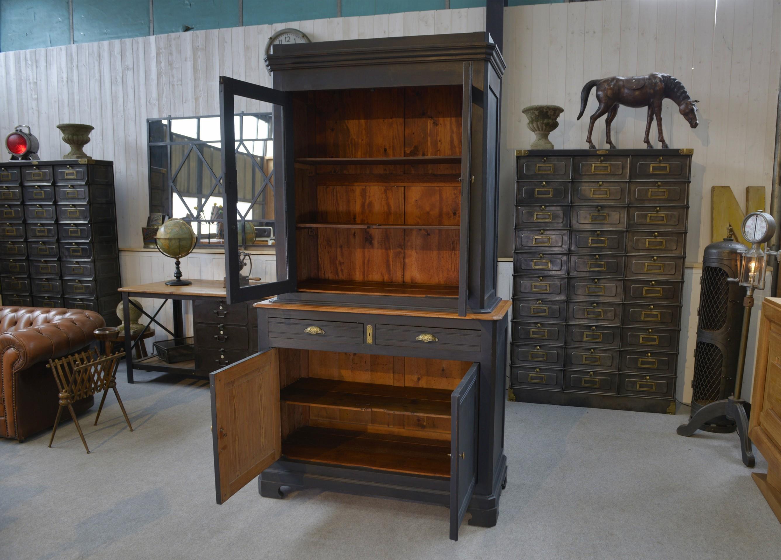 Inizio XX secolo Buffet 2 corps 2 portes 2 tiroirs en pin 1900's in vendita