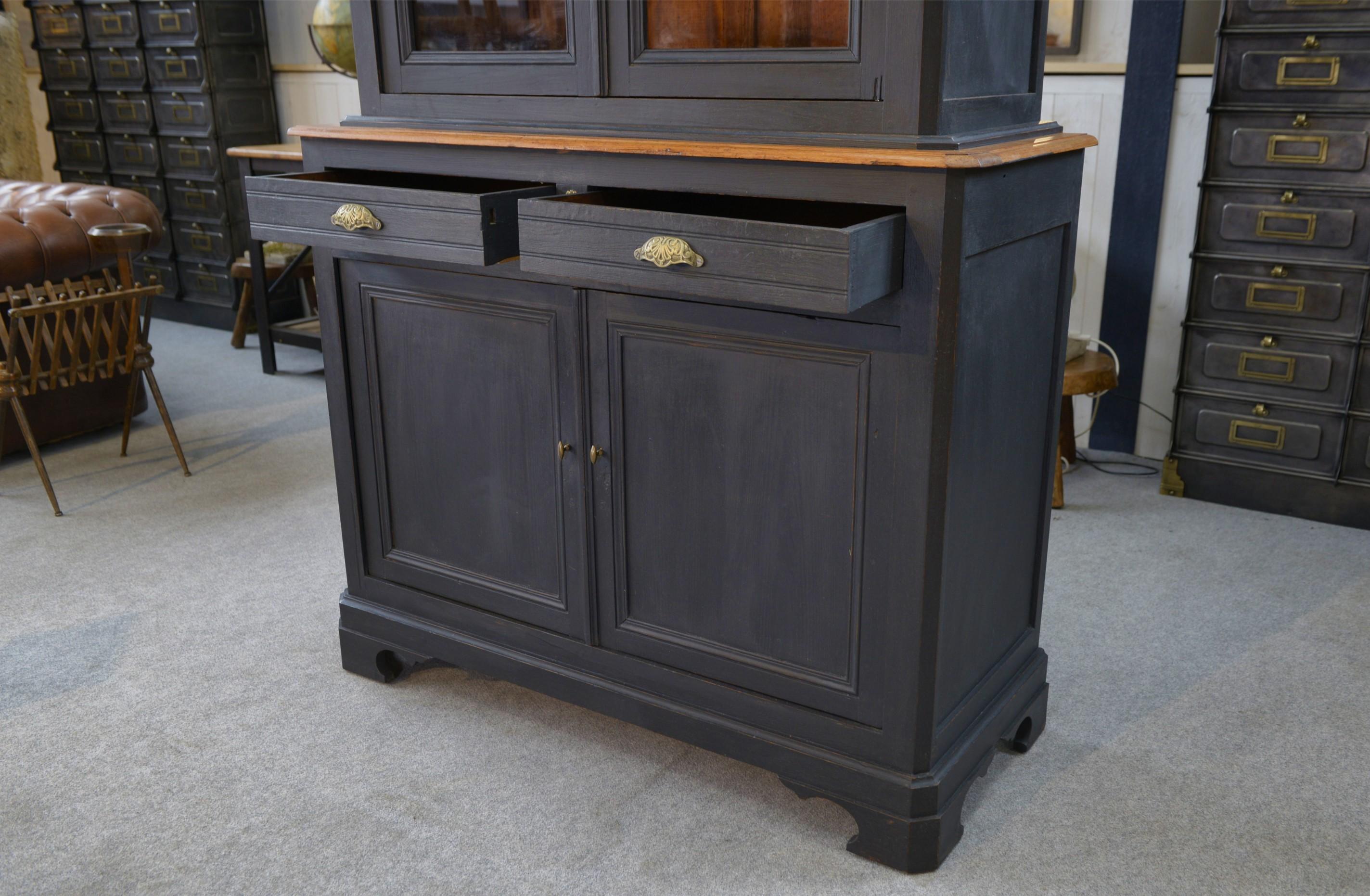 Buffet 2 corps 2 portes 2 tiroirs en pin 1900's in vendita 1