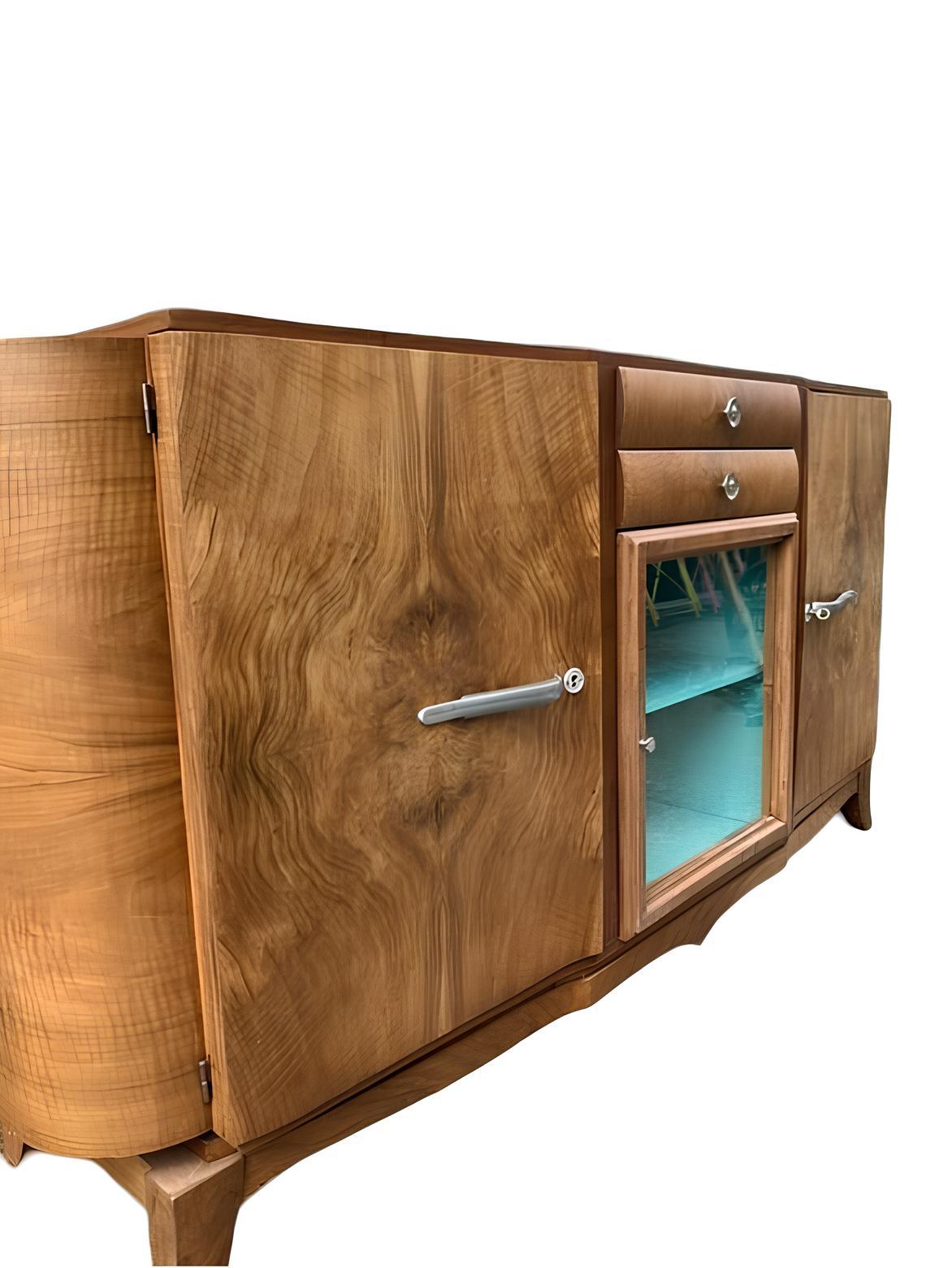 Buffet 3 portes 2 tiroirs en placage de noyer 1960 Francés en venta