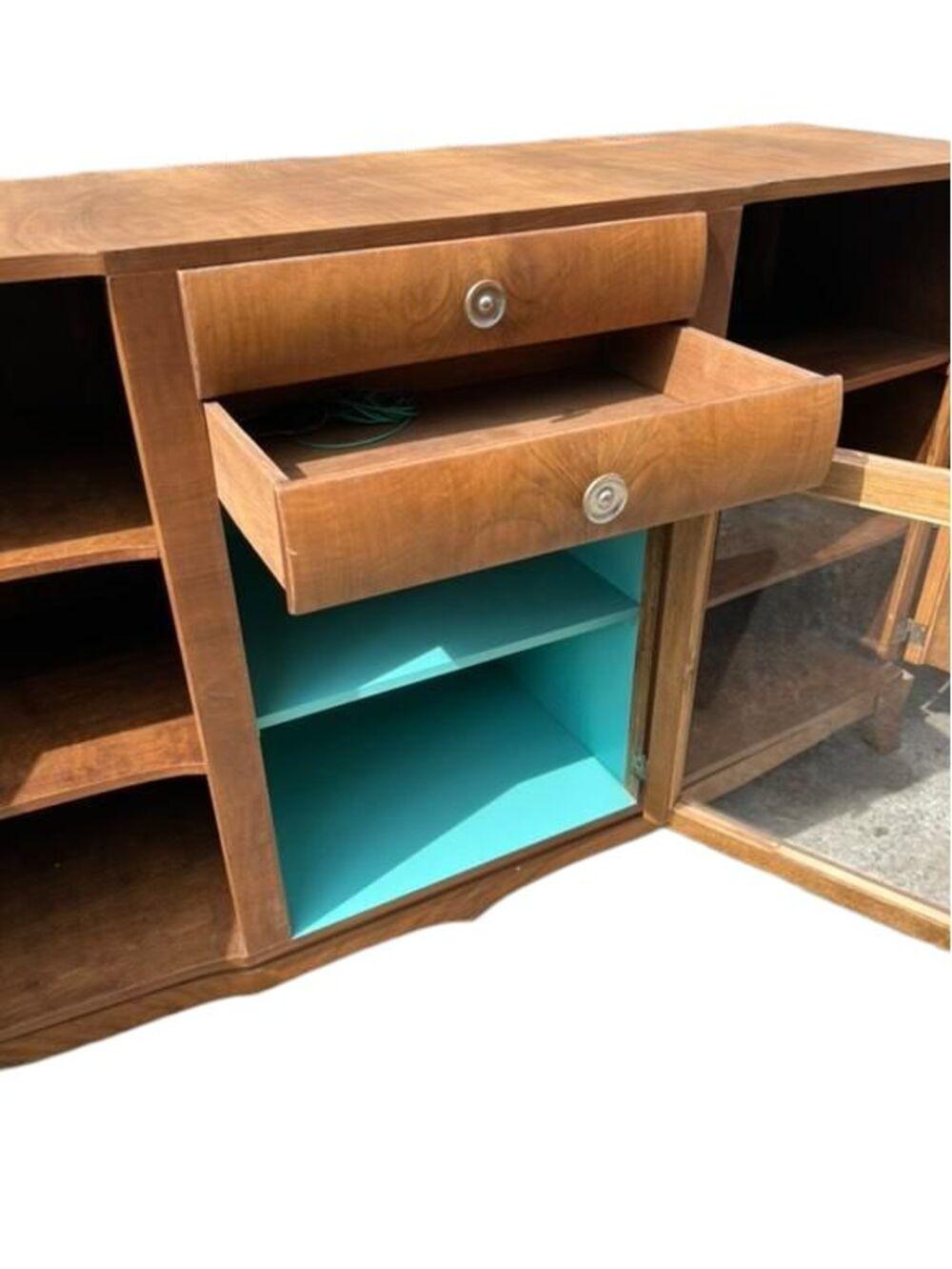 Buffet 3 portes 2 tiroirs en placage de noyer 1960 en venta 2