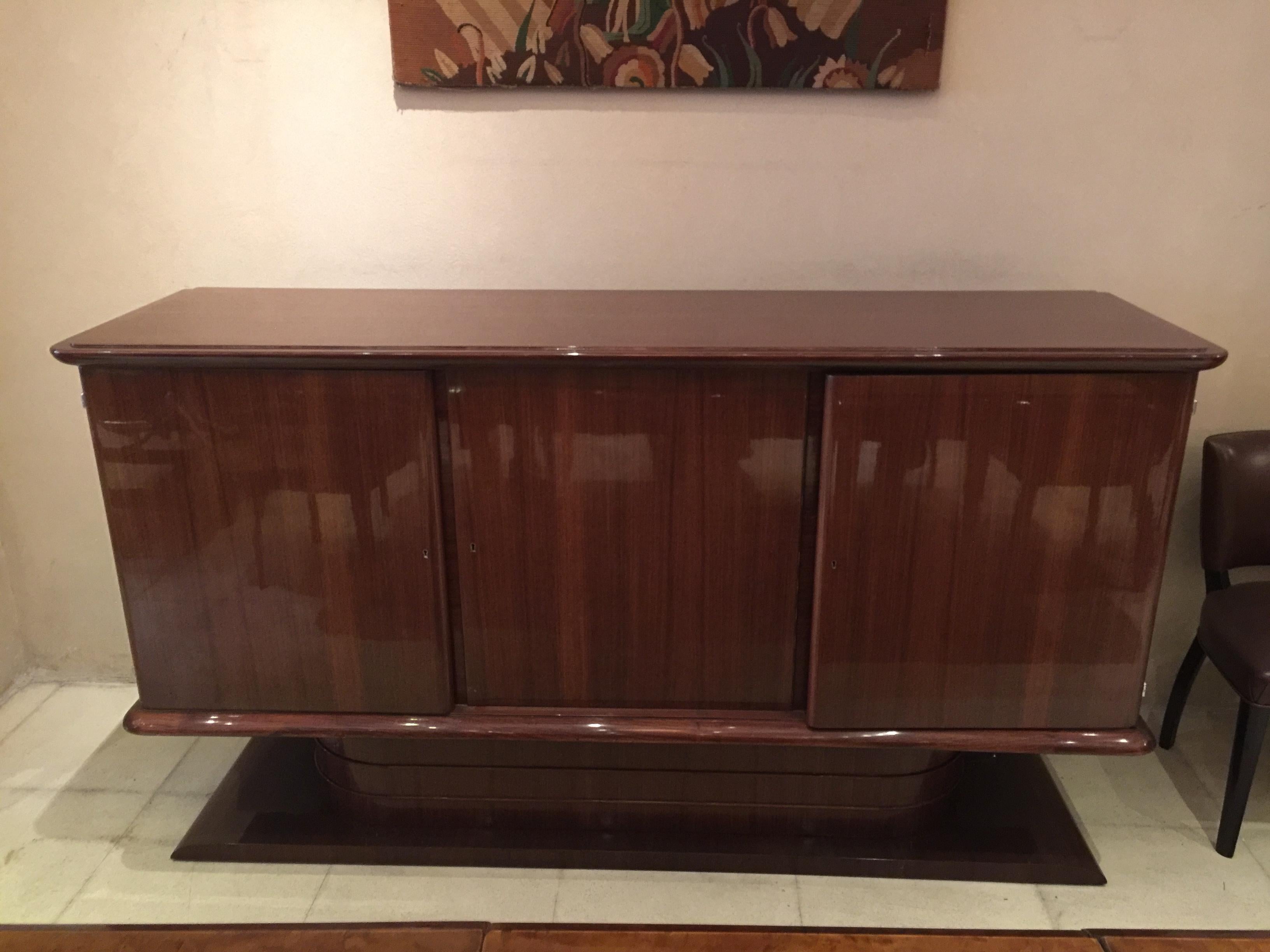 Buffet Art Deco

Material: wood and plated bronze
Style: Art Deco
Country: France
We have specialized in the sale of Art Deco and Art Nouveau styles since 1982.If you have any questions we are at your disposal.
Pushing the button that reads 'View