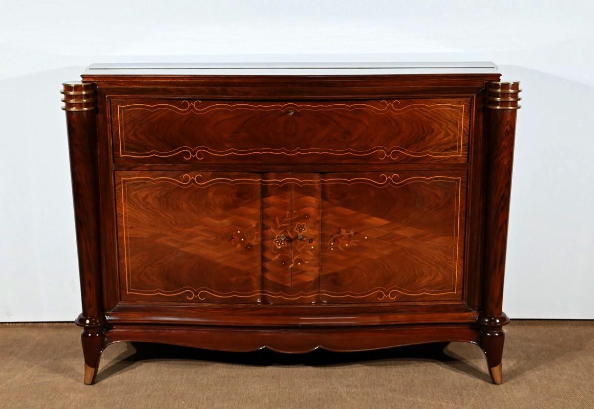 Remarkable Art Deco buffet bar attributed to the famous French designer and decorator Jules-Emile Leleu (1883-1961). Known for his design of ocean liners, trains, residences, and presidential palaces in the last century.
It opens, on the top and