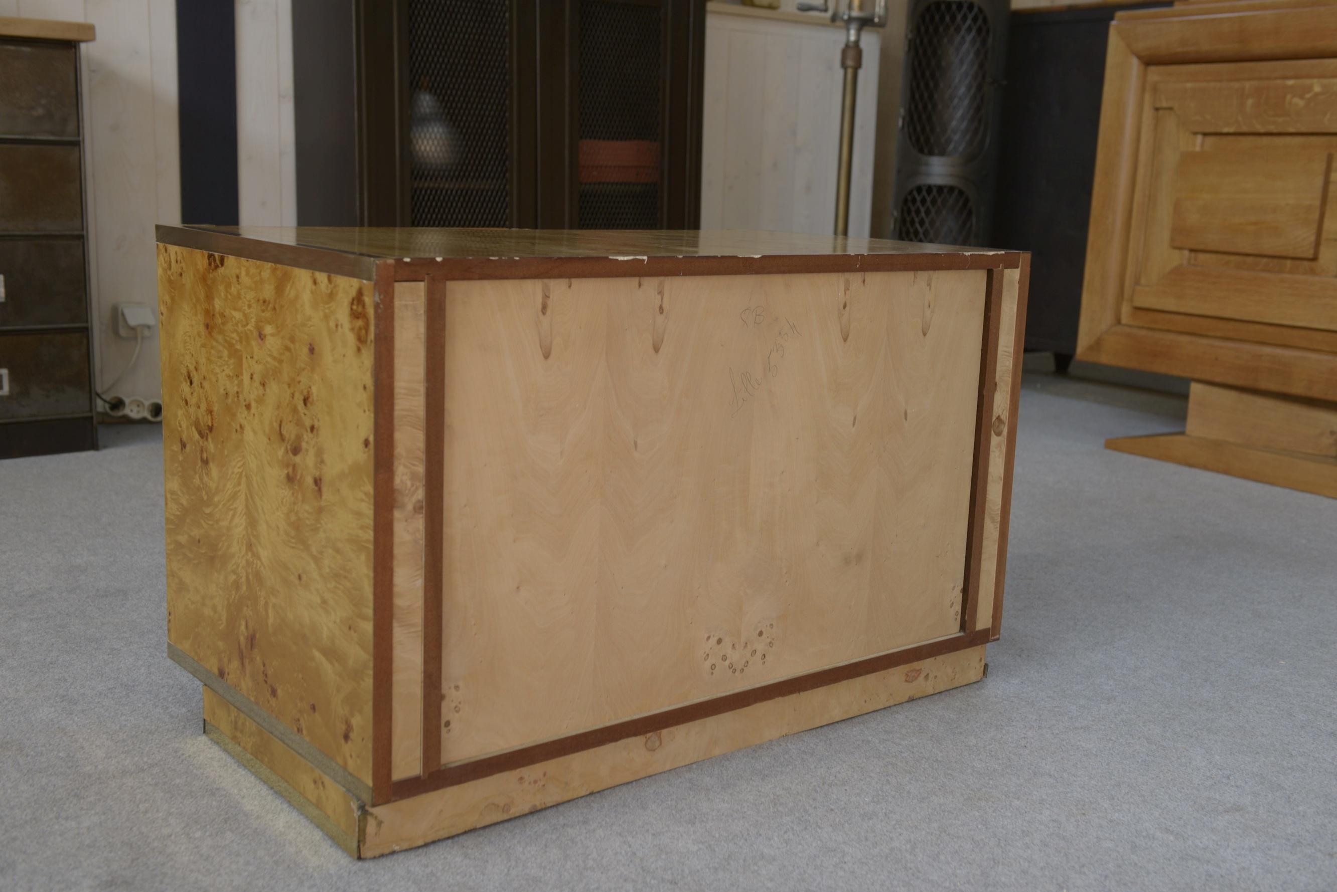 Buffet bas 2 portes Roche Bobois en loupe d'érable Jean Claude Mahey 1970's en vente 9