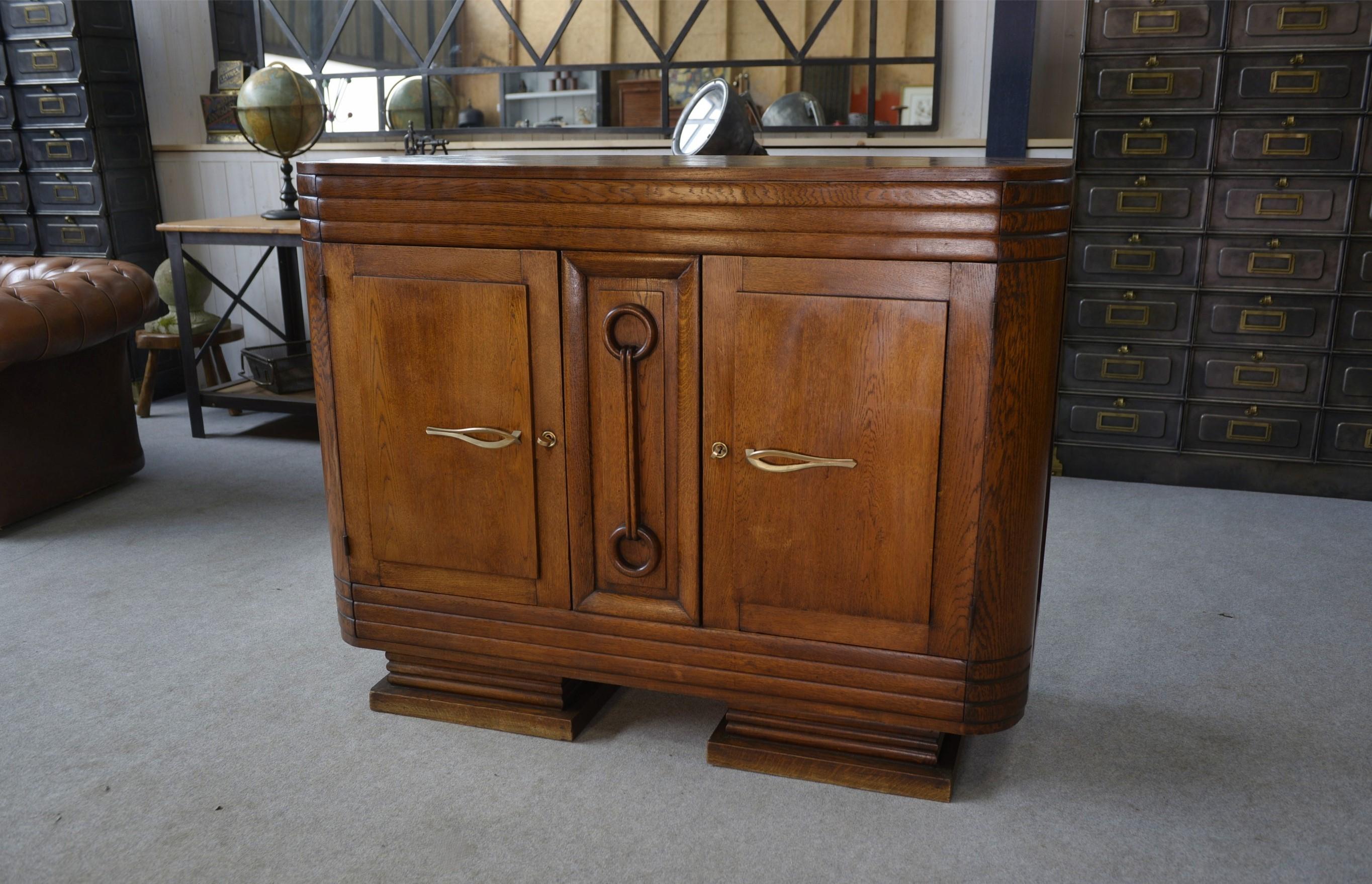 Buffet brutaliste Art déco en chêne massif de Charles Dudouyt 1950's For Sale 7