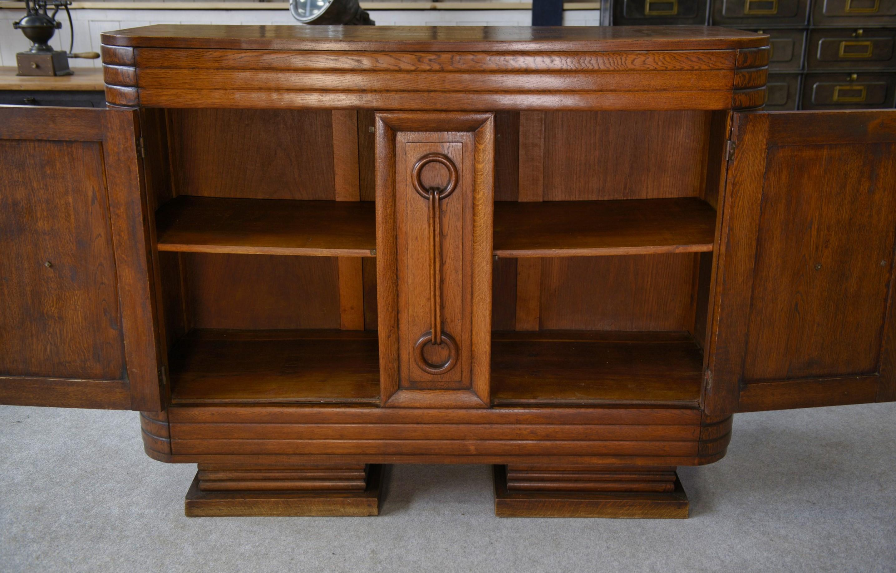 Mid-20th Century Buffet brutaliste Art déco en chêne massif de Charles Dudouyt 1950's For Sale
