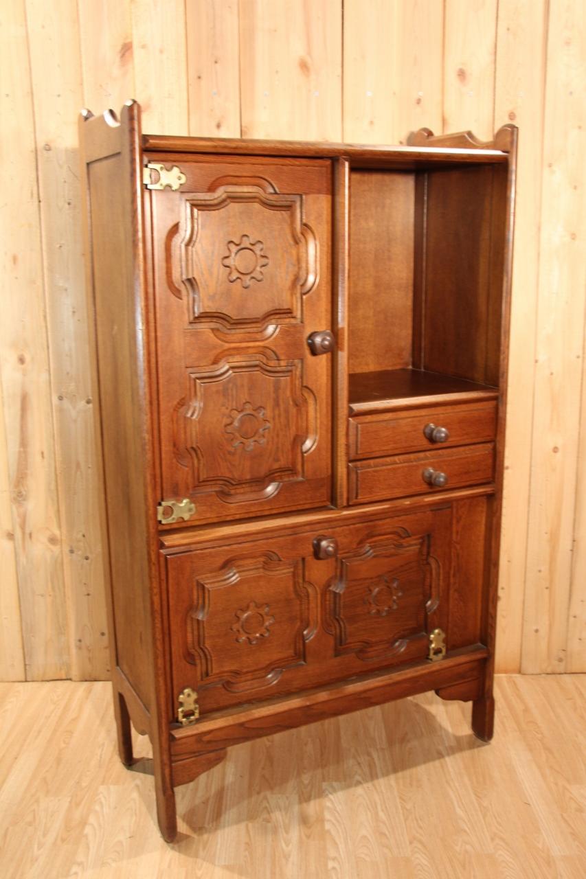 Mid-Century moderno Buffet By Guillerme And Chambron in vendita