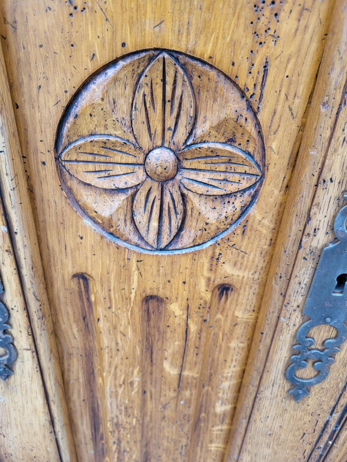 Buffet di campagna stile Luigi XVI in legno massiccio Francia in vendita 5