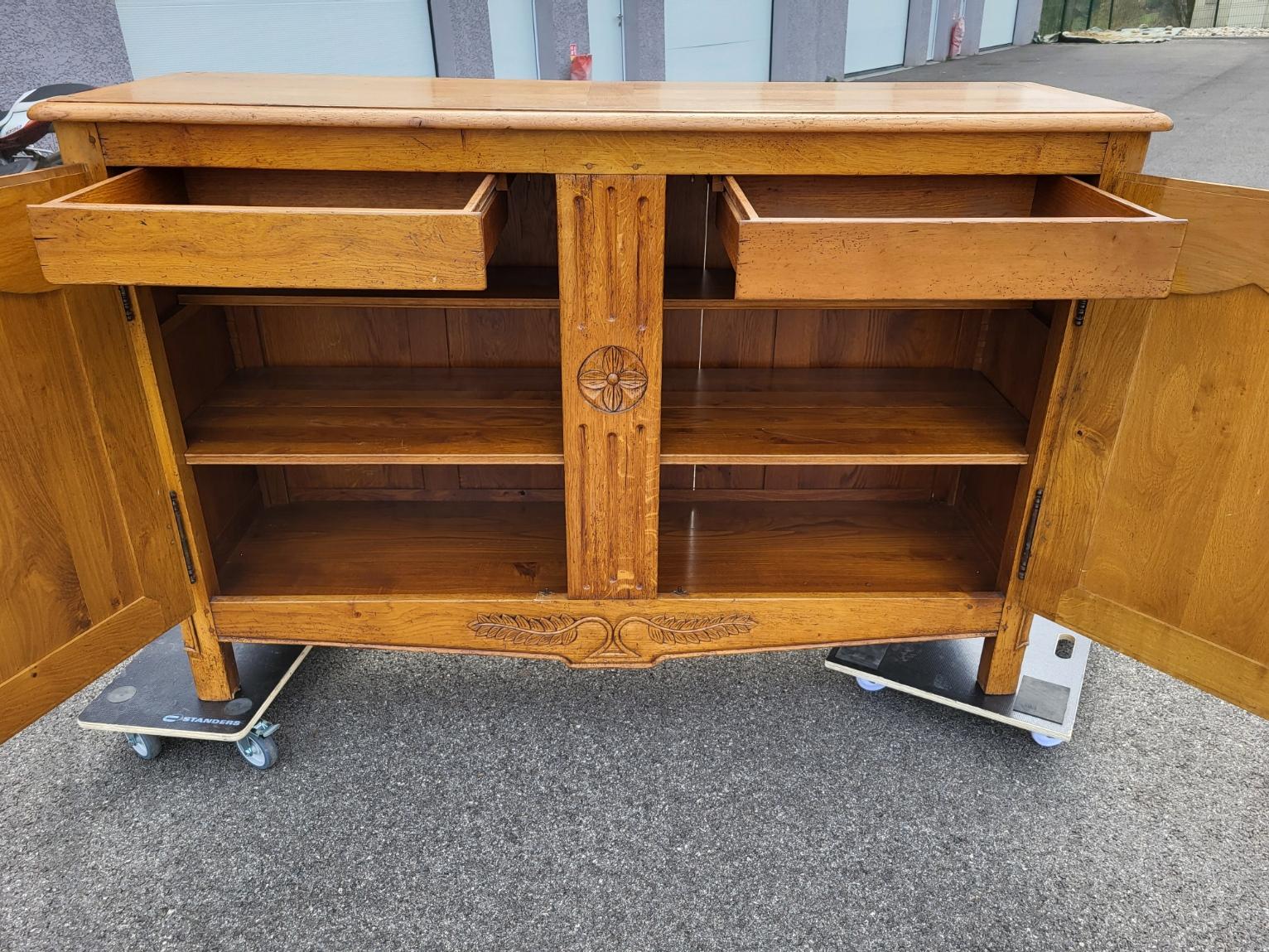 Buffet di campagna stile Luigi XVI in legno massiccio Francia in vendita 7