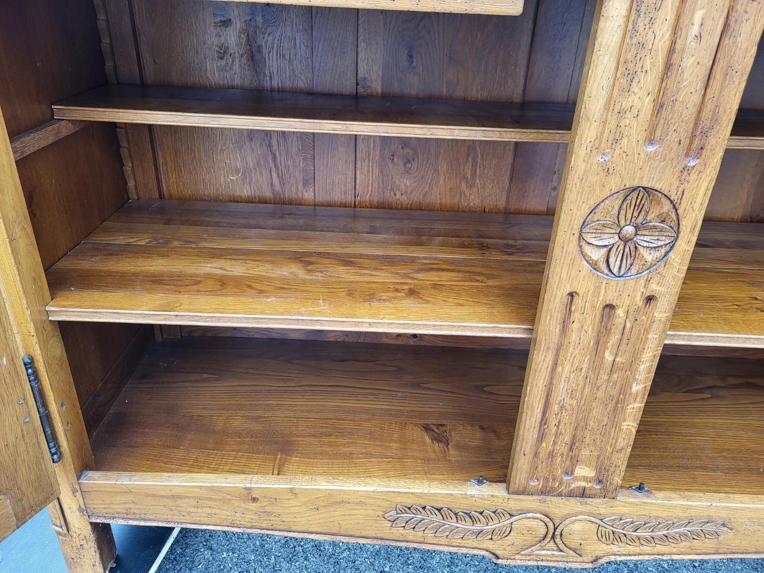 Buffet di campagna stile Luigi XVI in legno massiccio Francia in vendita 10