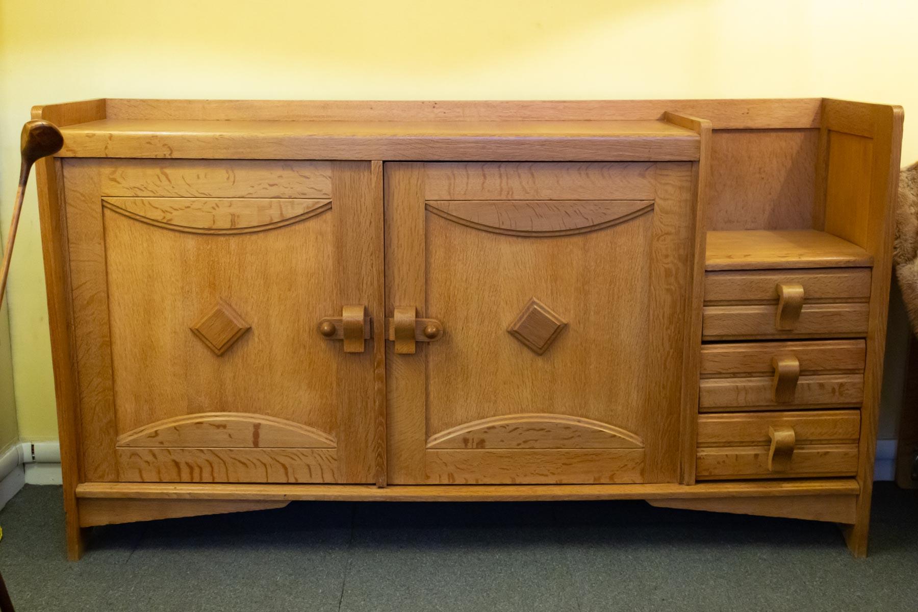 Guillerme and Chambron sideboard, 1960, oak, 3 drawers on the Right side
Measures: H 101cm, W 183cm, D 50cm.
  
