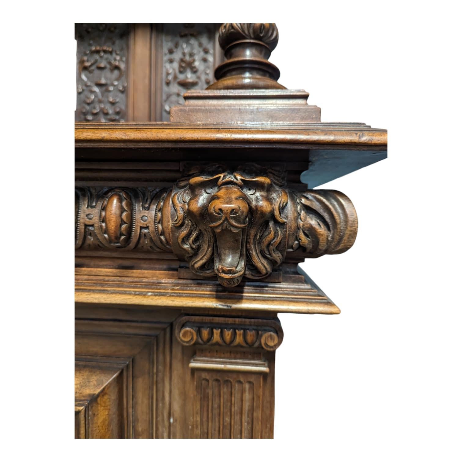 Coming from France. Immerse yourself in the Renaissance era with this magnificent walnut sideboard, a piece that evokes the opulence and refinement of furniture from this artistic and historical period.

Crafted with walnut, a precious and durable