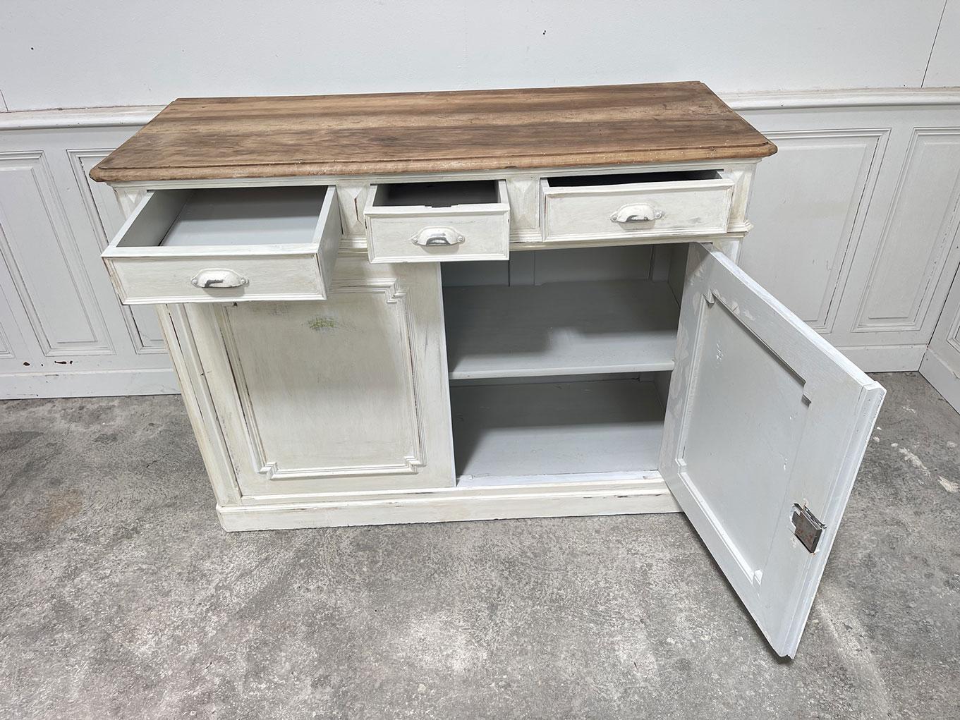 Buffet en noyer des années 1930 mediados del siglo XX en venta