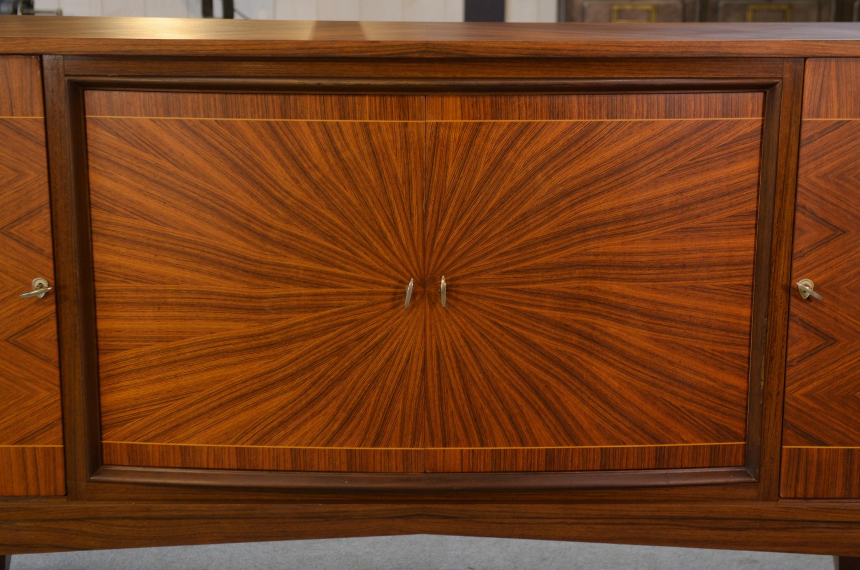 Français Buffet en palissandre et érable 1960's en vente
