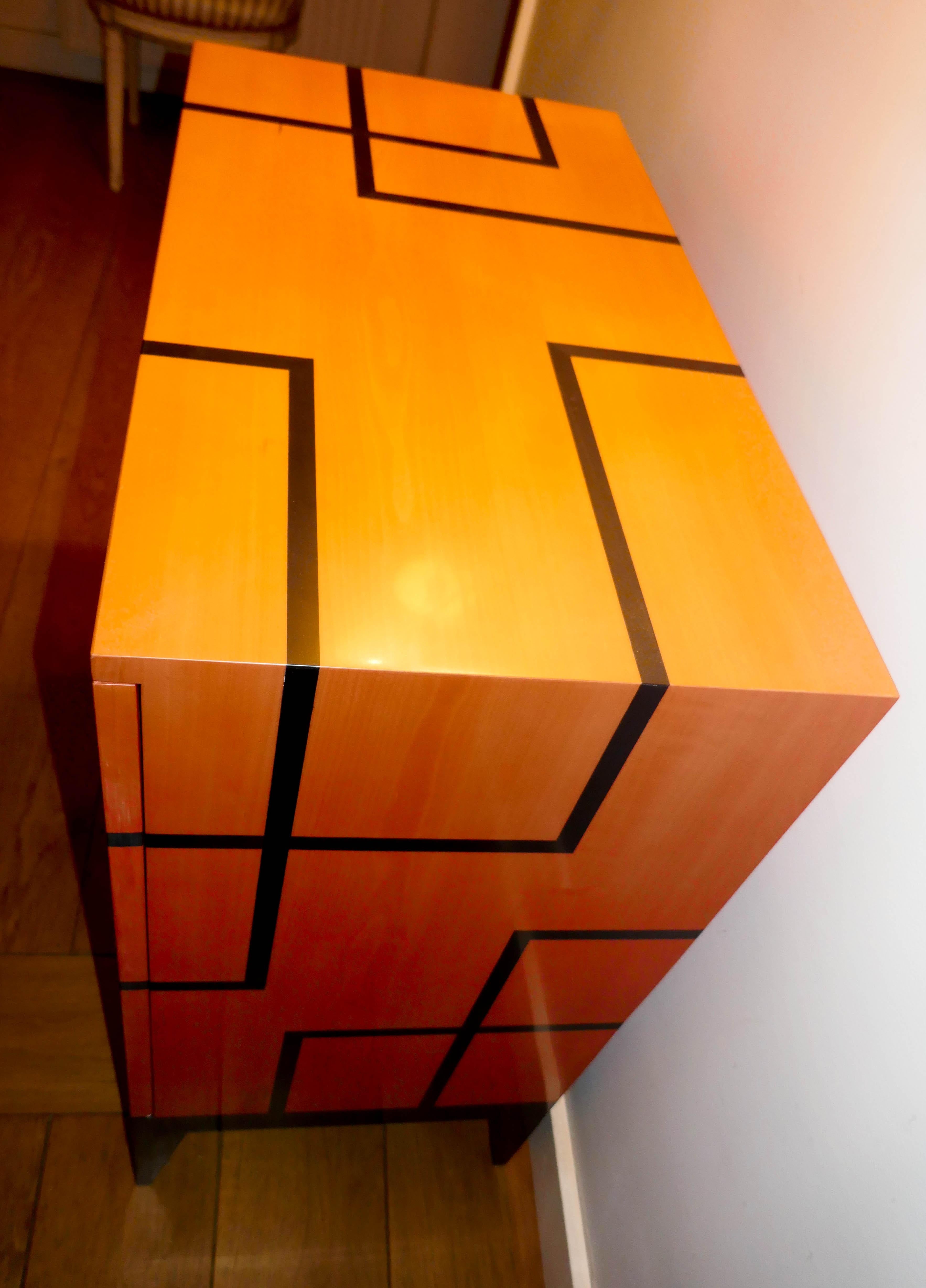 Buffet « Filets » en marqueterie de sycomore orange et noir Hermès par Aymeric Lefort en vente 1