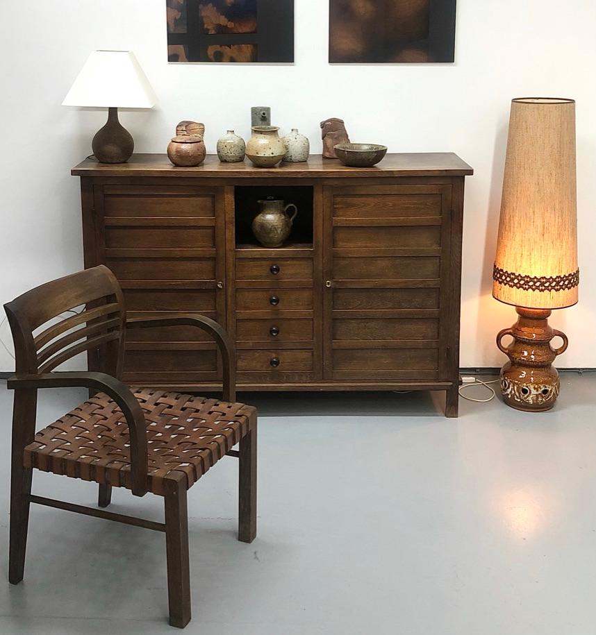 René Gabriel (1899 - 1950) is a precursor of French industrial design. He was one of the first to create, as early as the 1930s, economical mass-produced furniture combining aestheticism, robustness and sobriety, a source of inspiration for a whole