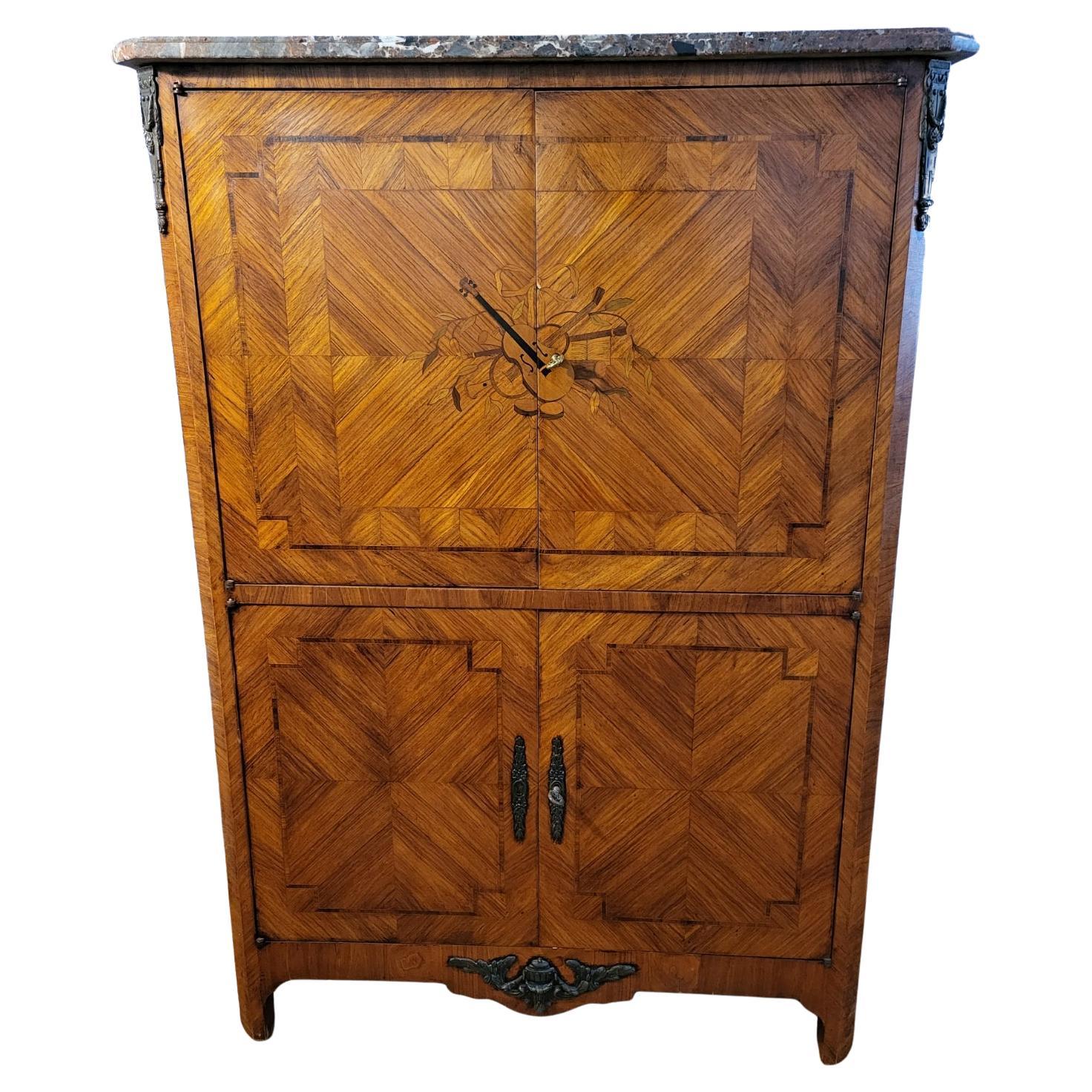 Buffet haut en bois de rose et plaque de marbre style Louis XVI  Français