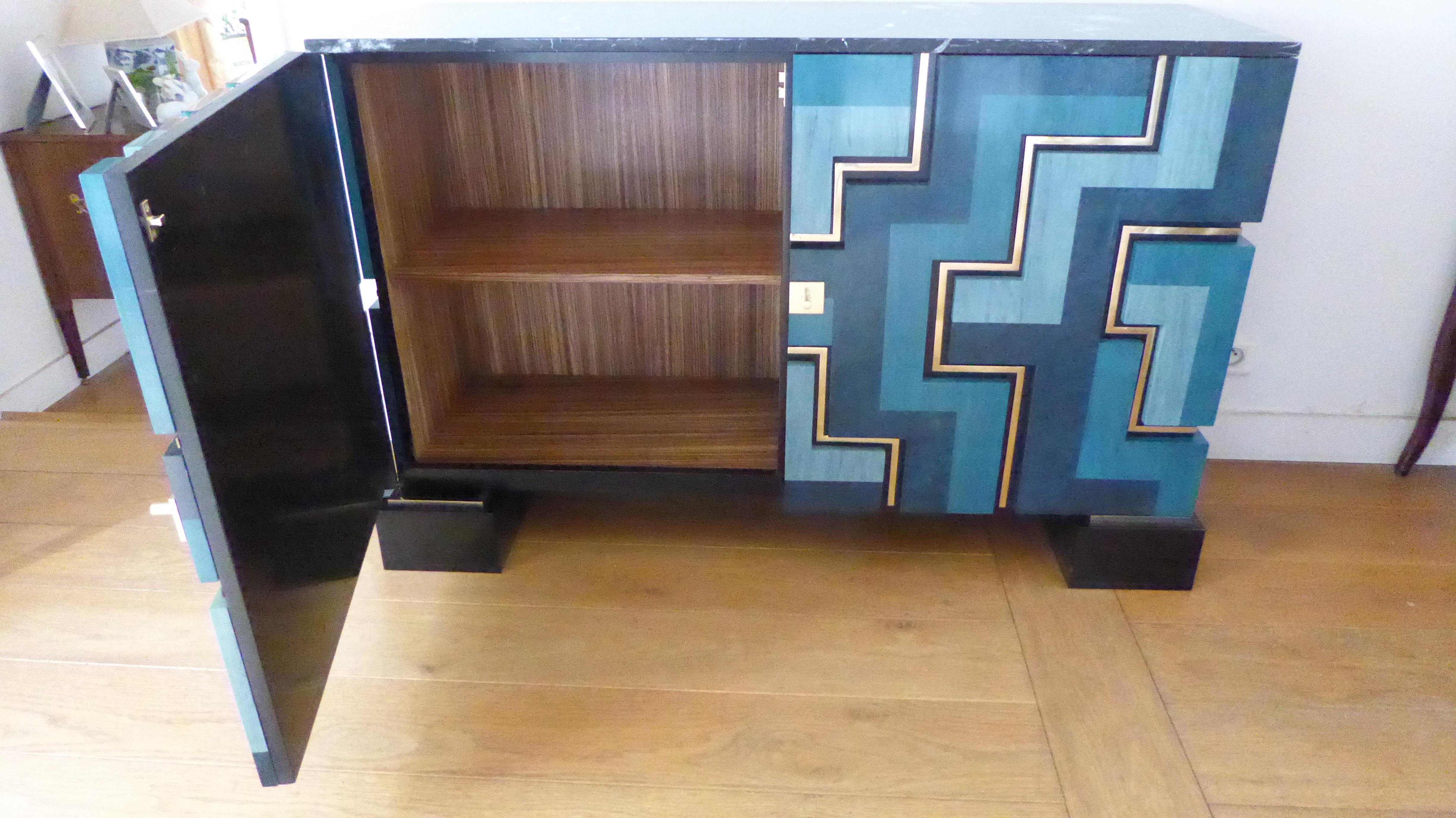 Nuovo   Wood Wood  Buffet intarsiato, marmo nero e filetti in bronzo in vendita 3