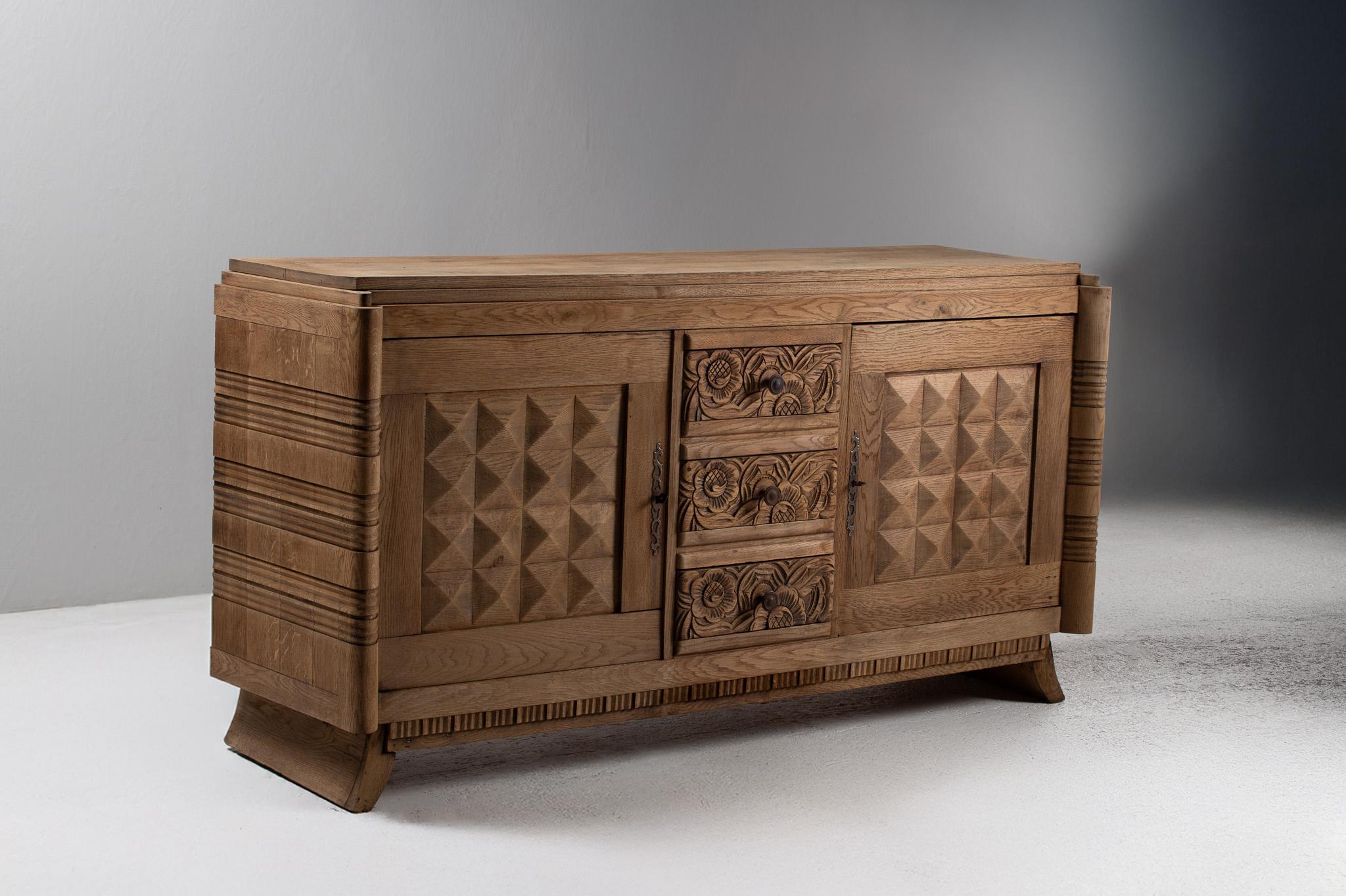 Buffet in Carved Oak, France, 1940s in vendita 4