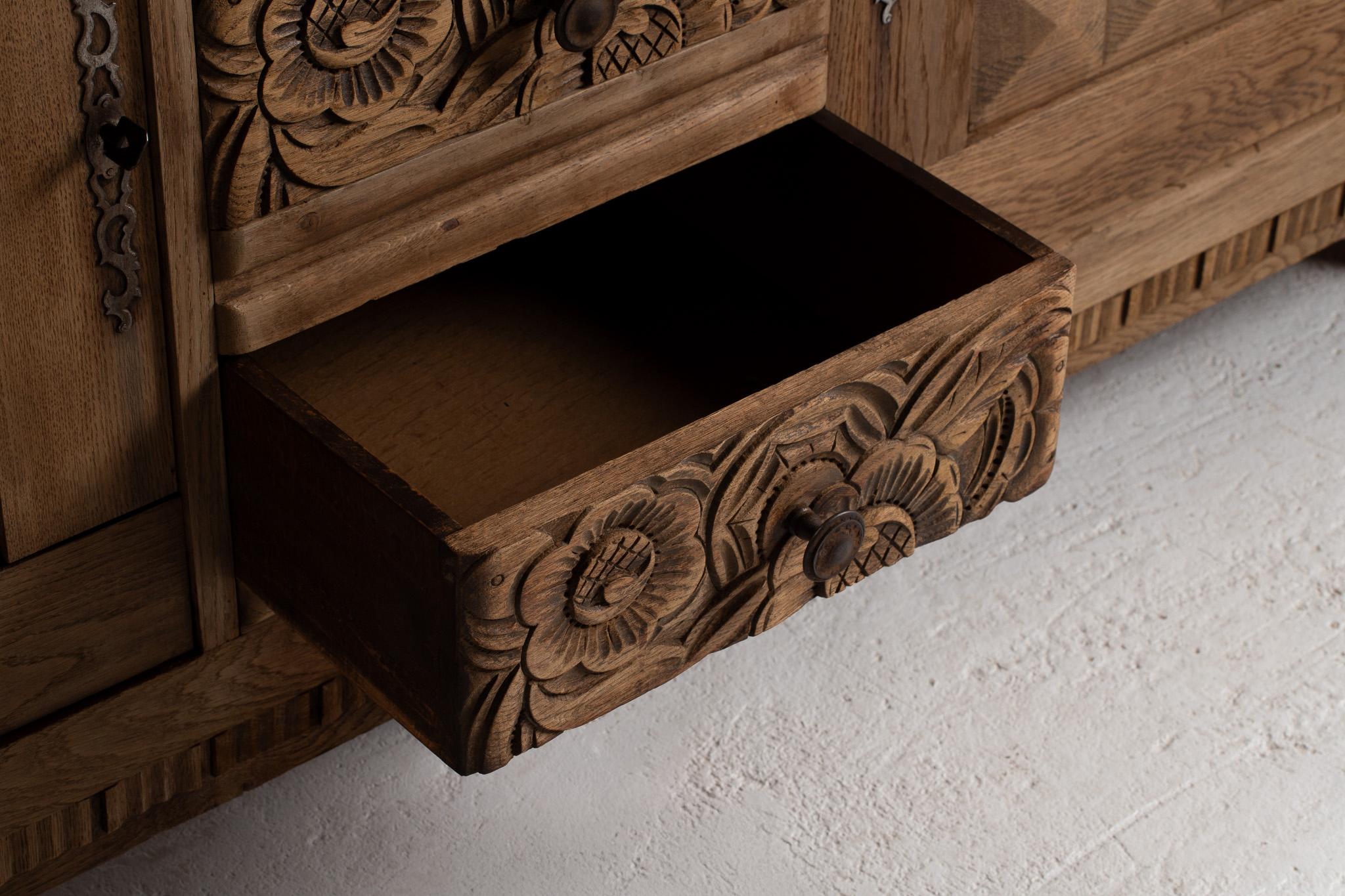 Buffet in Carved Oak, France, 1940s in vendita 1