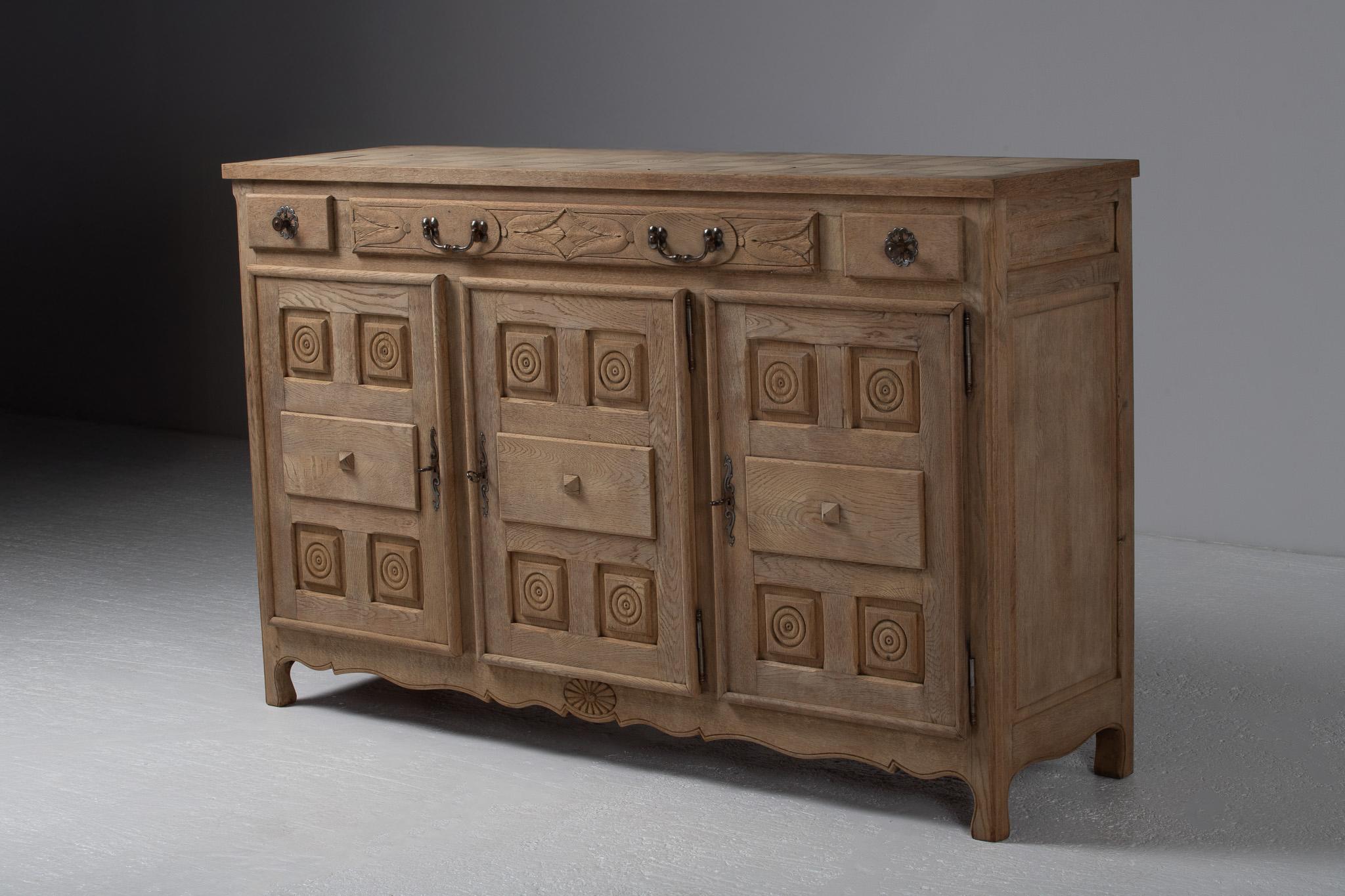 Buffet in Carved Oak, France, Early 20th Century For Sale 3