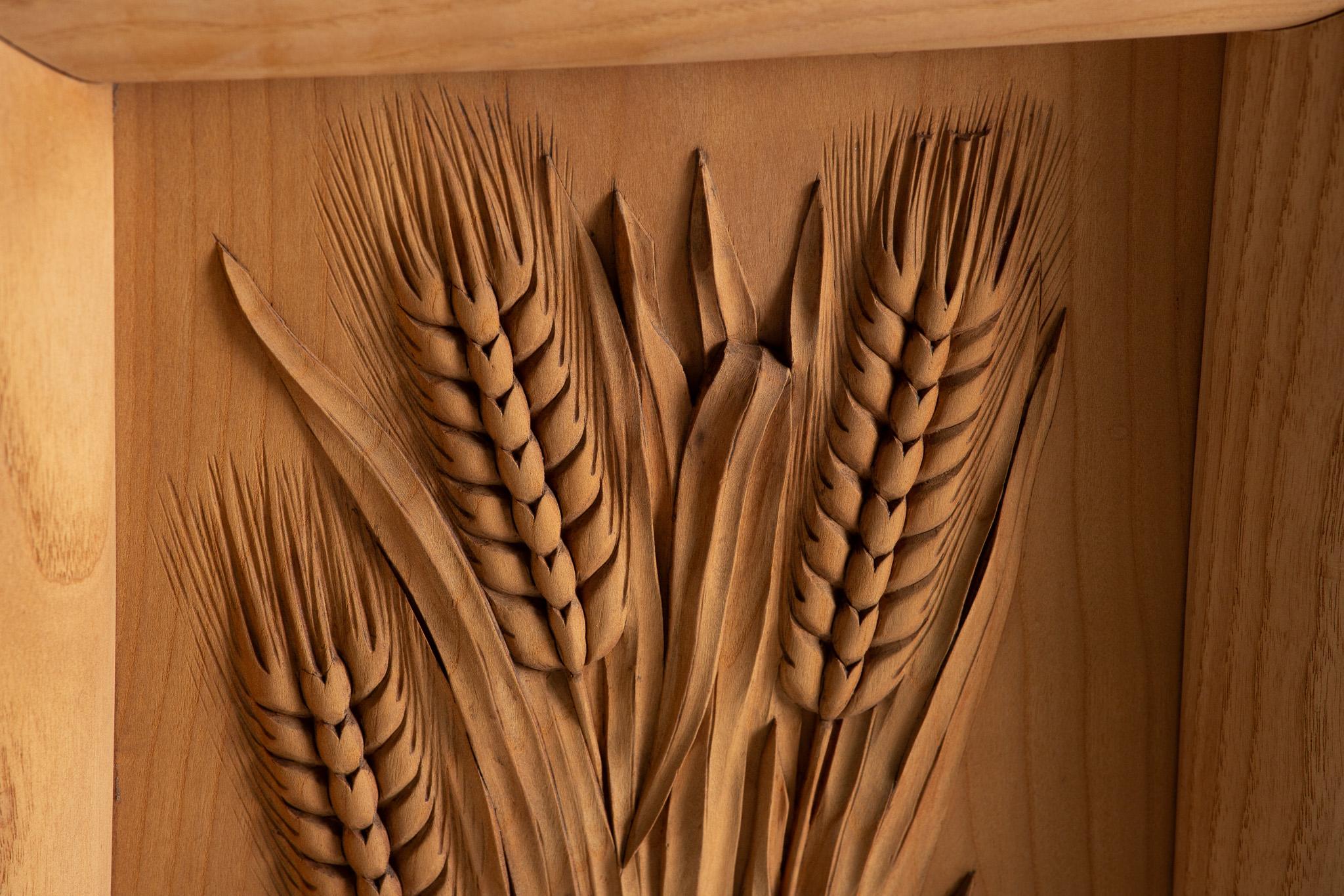 Stile provenzale Buffet in Oak intagliato con piano in marmo, Francia, anni '50 in vendita