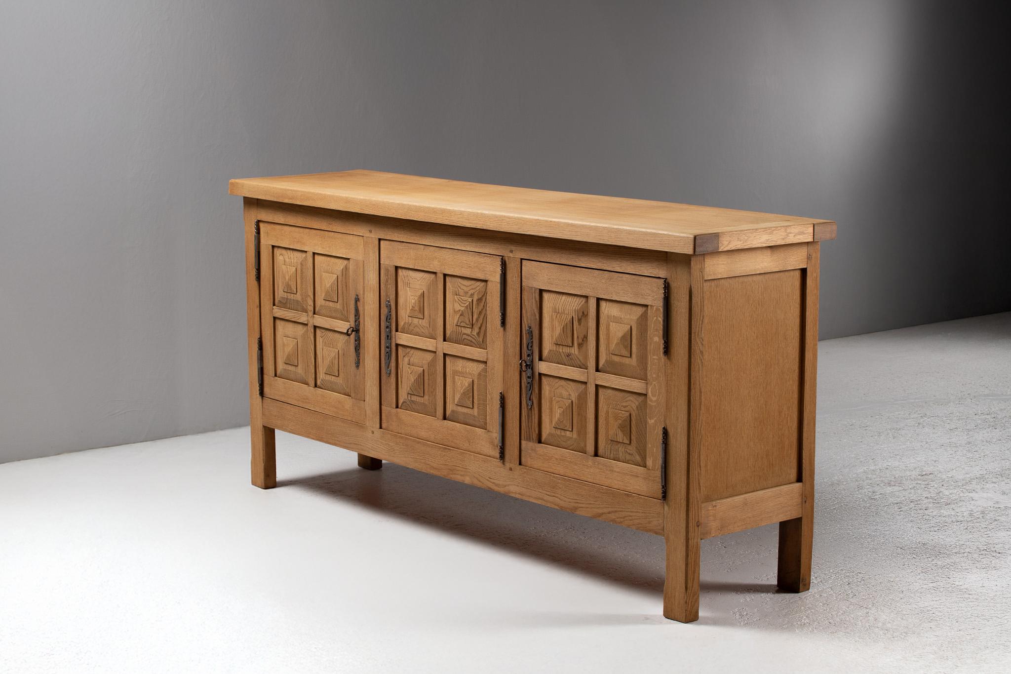 Buffet in Geometric Carved Oak, France, 1970s For Sale 4