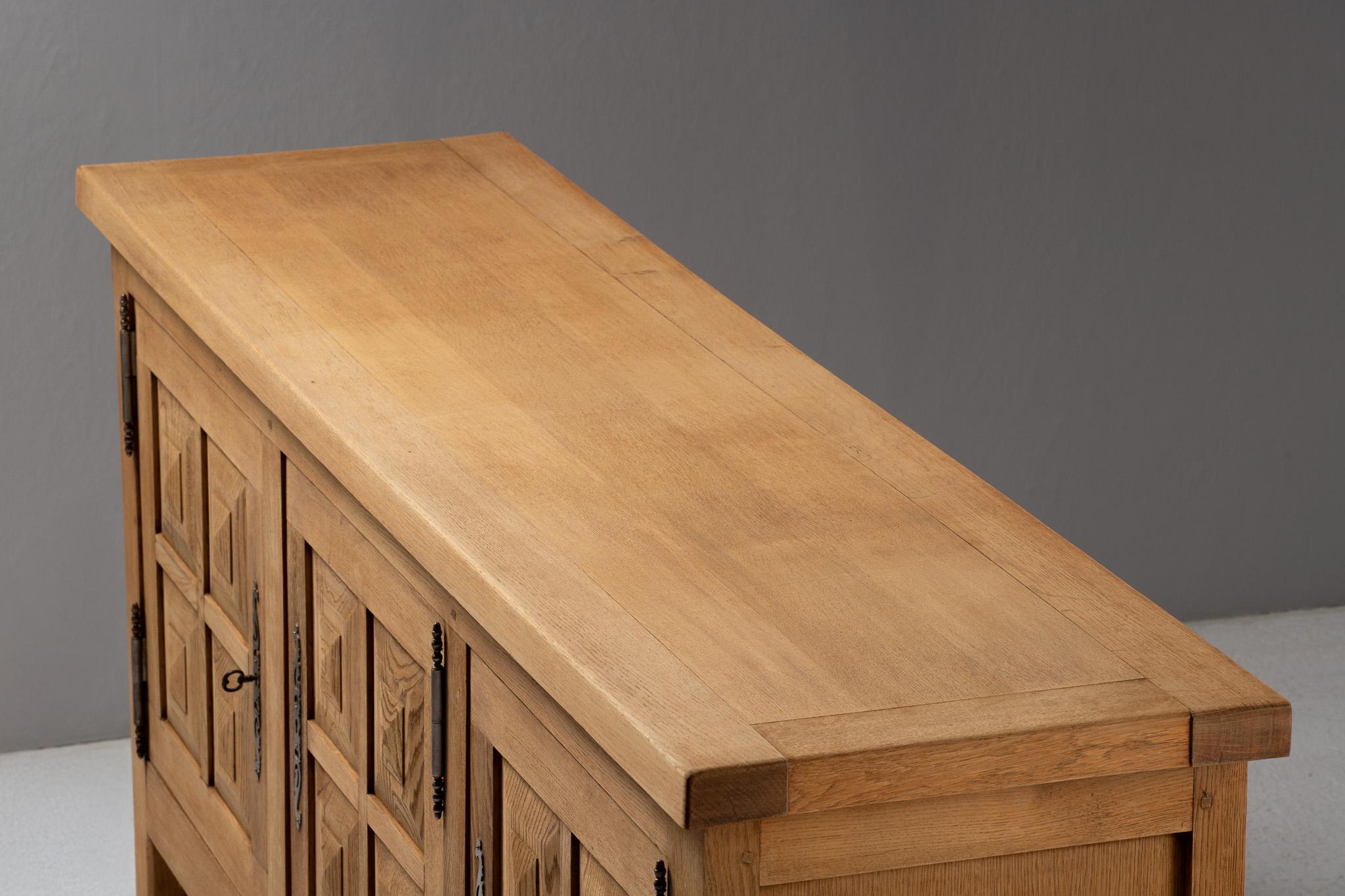 Buffet in Geometric Carved Oak, France, 1970s For Sale 5
