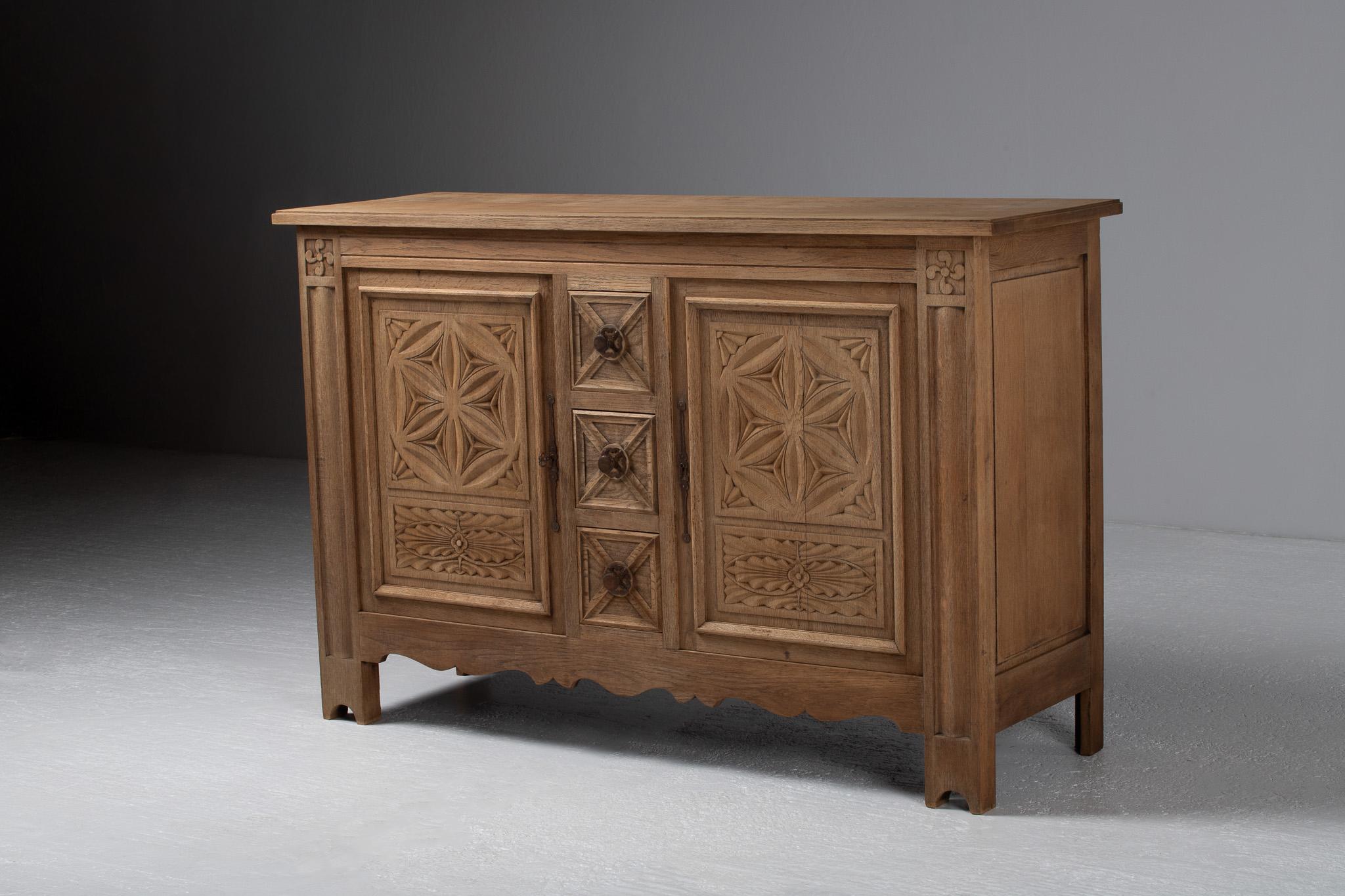 Spanish Colonial Buffet in Hand-Carved Oak, Spain, Early 20th Century For Sale