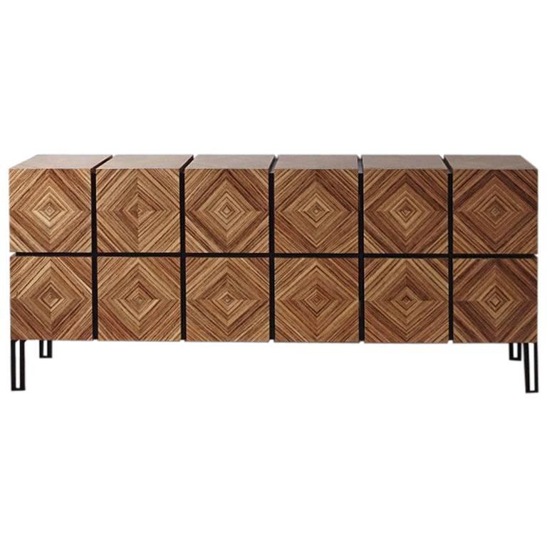 Buffetschrank „Losange“ mit drei Türen aus Zebrano und schwarzen Metallbeinen