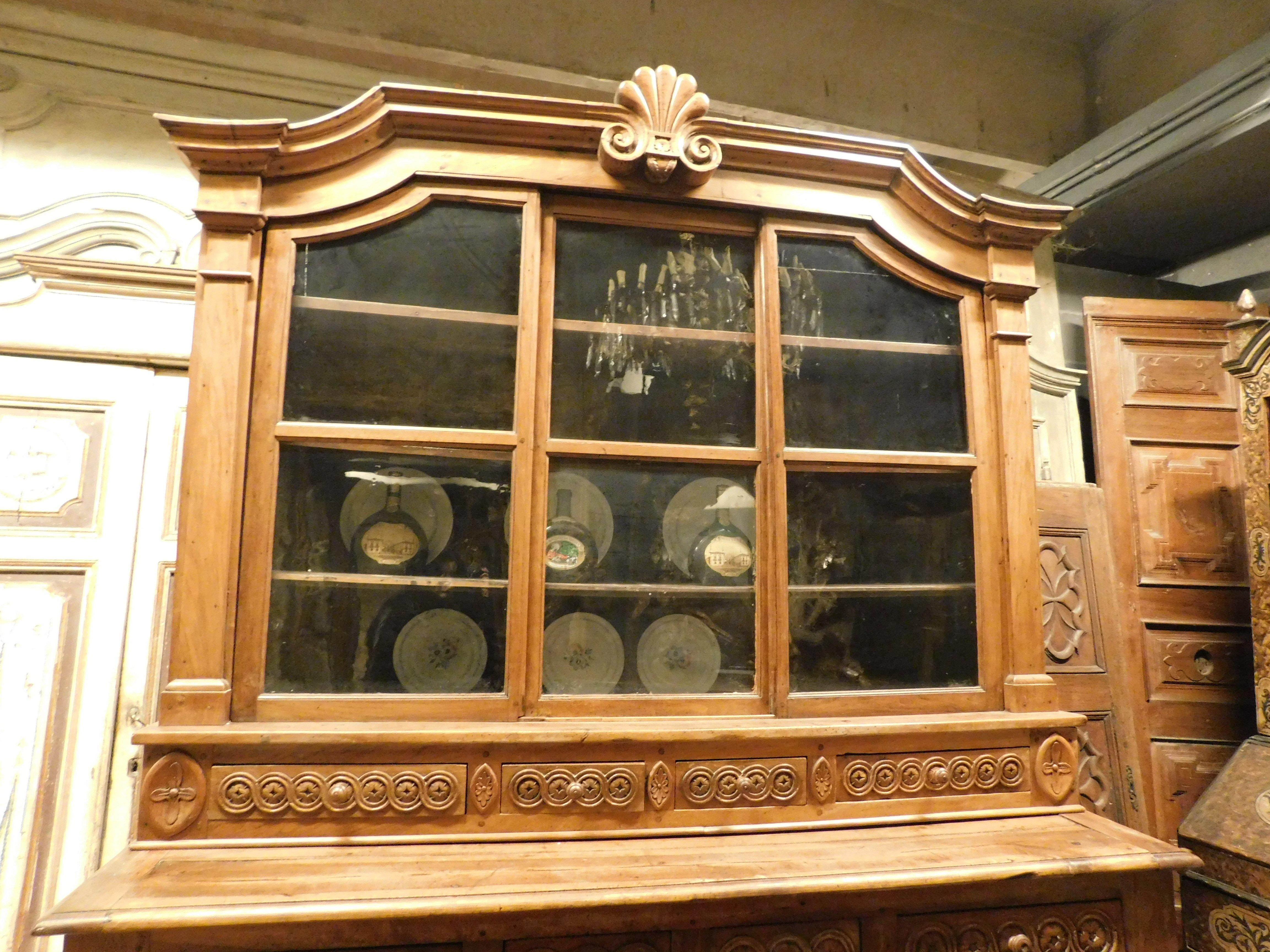 19th Century Buffet sideboard, in richly carved walnut with glass doors, Italy For Sale