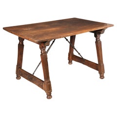 Buffet table. Walnut, iron. Spanish school, 16th century.