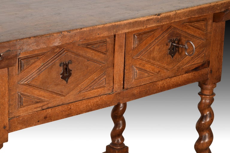 Buffet Table, Walnut Wood, Wrought Iron, Spain, 17th Century In Good Condition For Sale In Madrid, ES