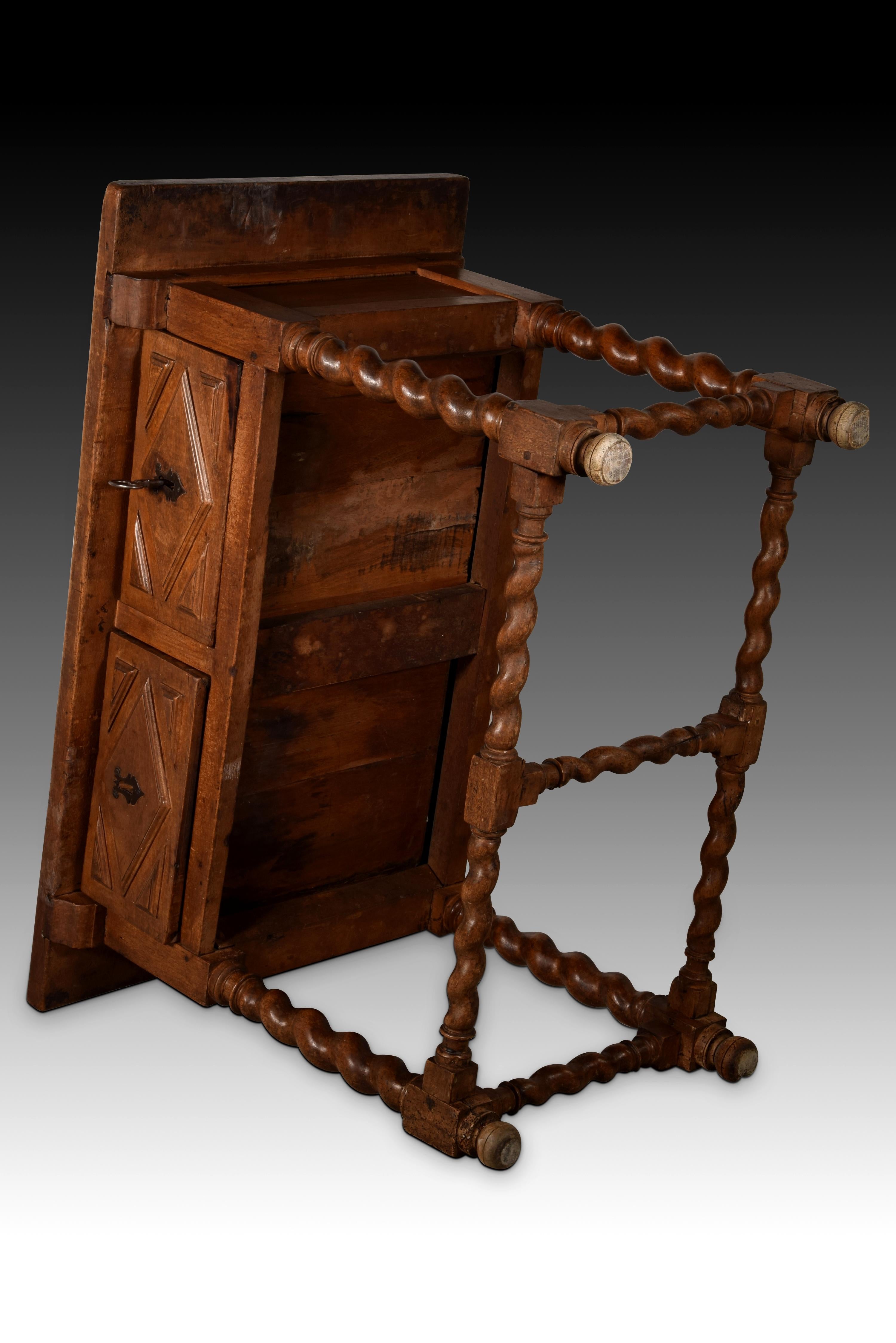 Spanish Buffet Table, Walnut Wood, Wrought Iron, Spain, 17th Century