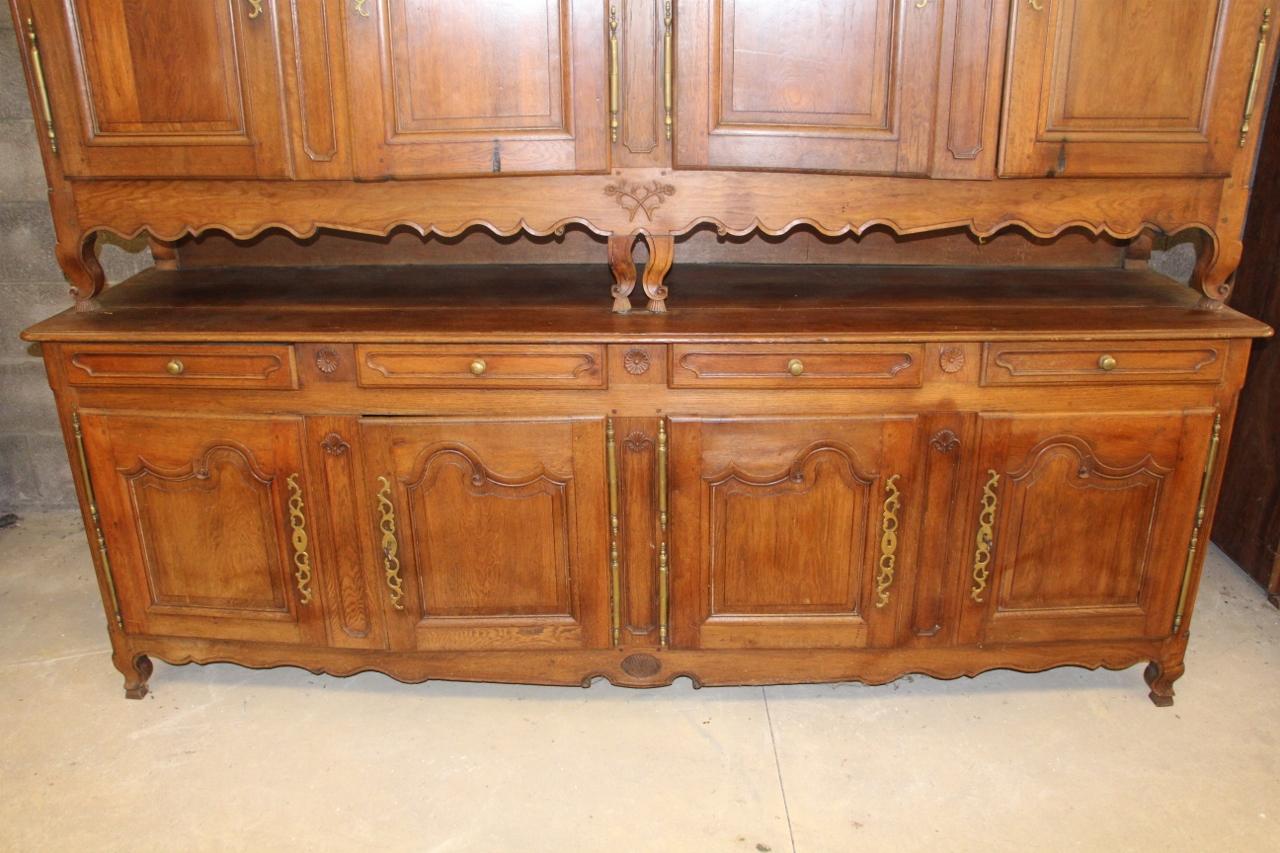 Buffet two bodies oak, vintage XVIII, has 8 doors 4 drawers, brass fittings, all in very good condition, Lorraine region.