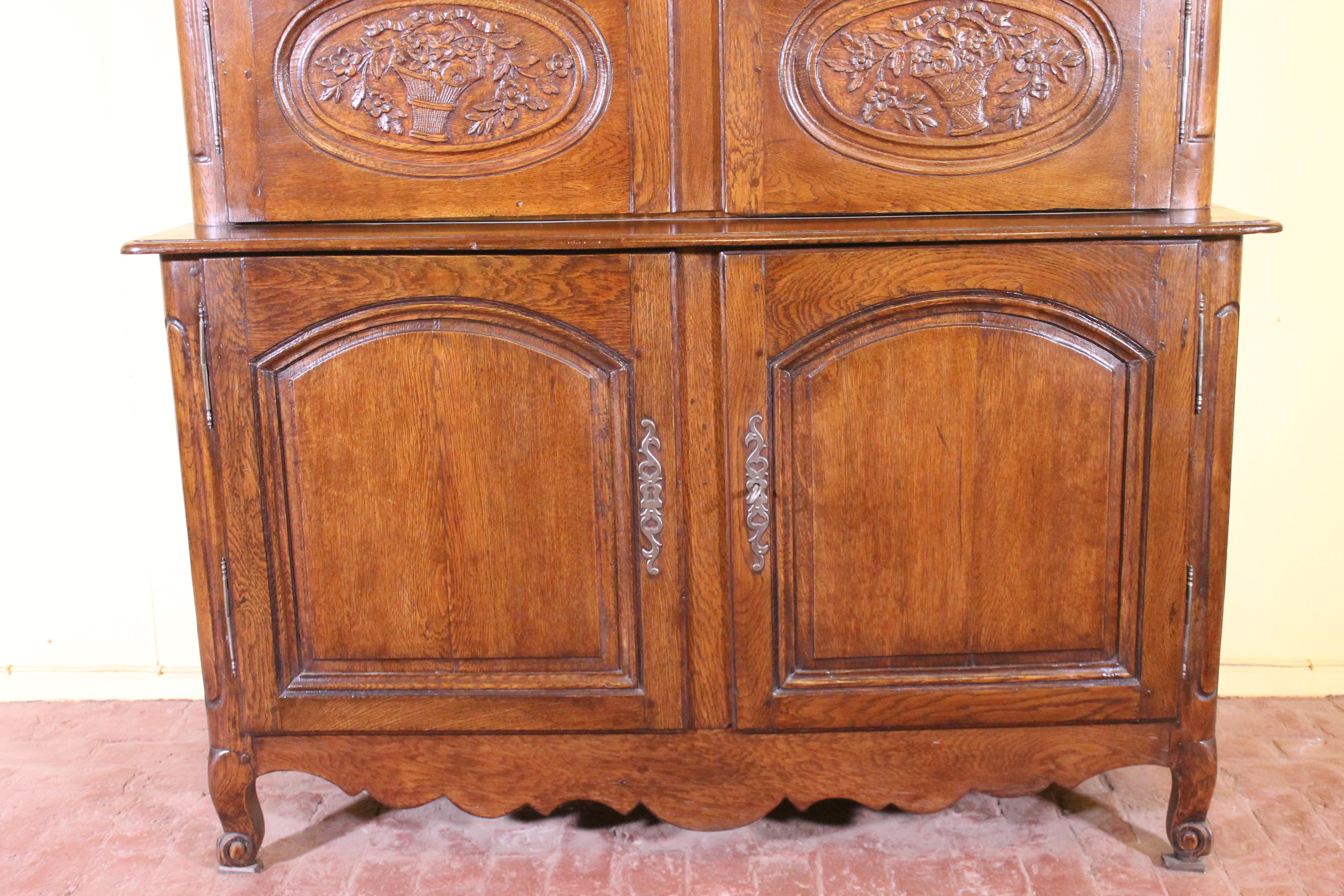 French Buffet Two Corps Louis XV in Oak 18th Century, France For Sale