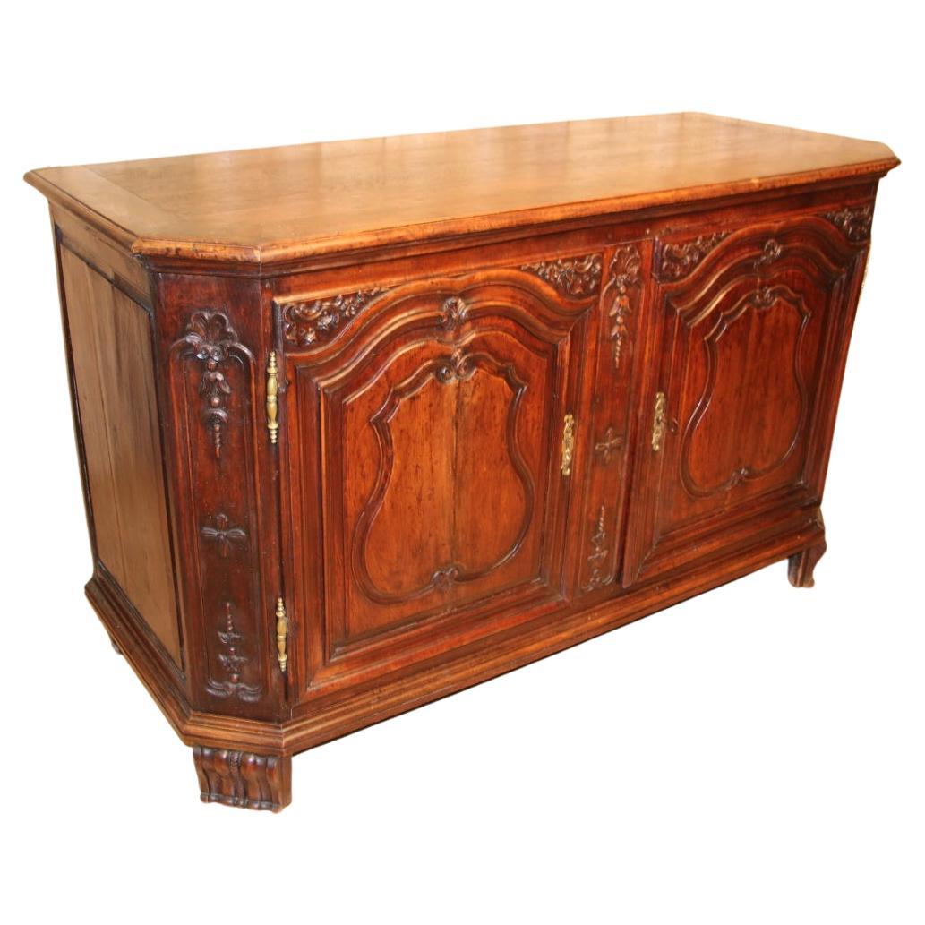 Buffet Type of Hunting in Walnut, XVVIIIth Time For Sale