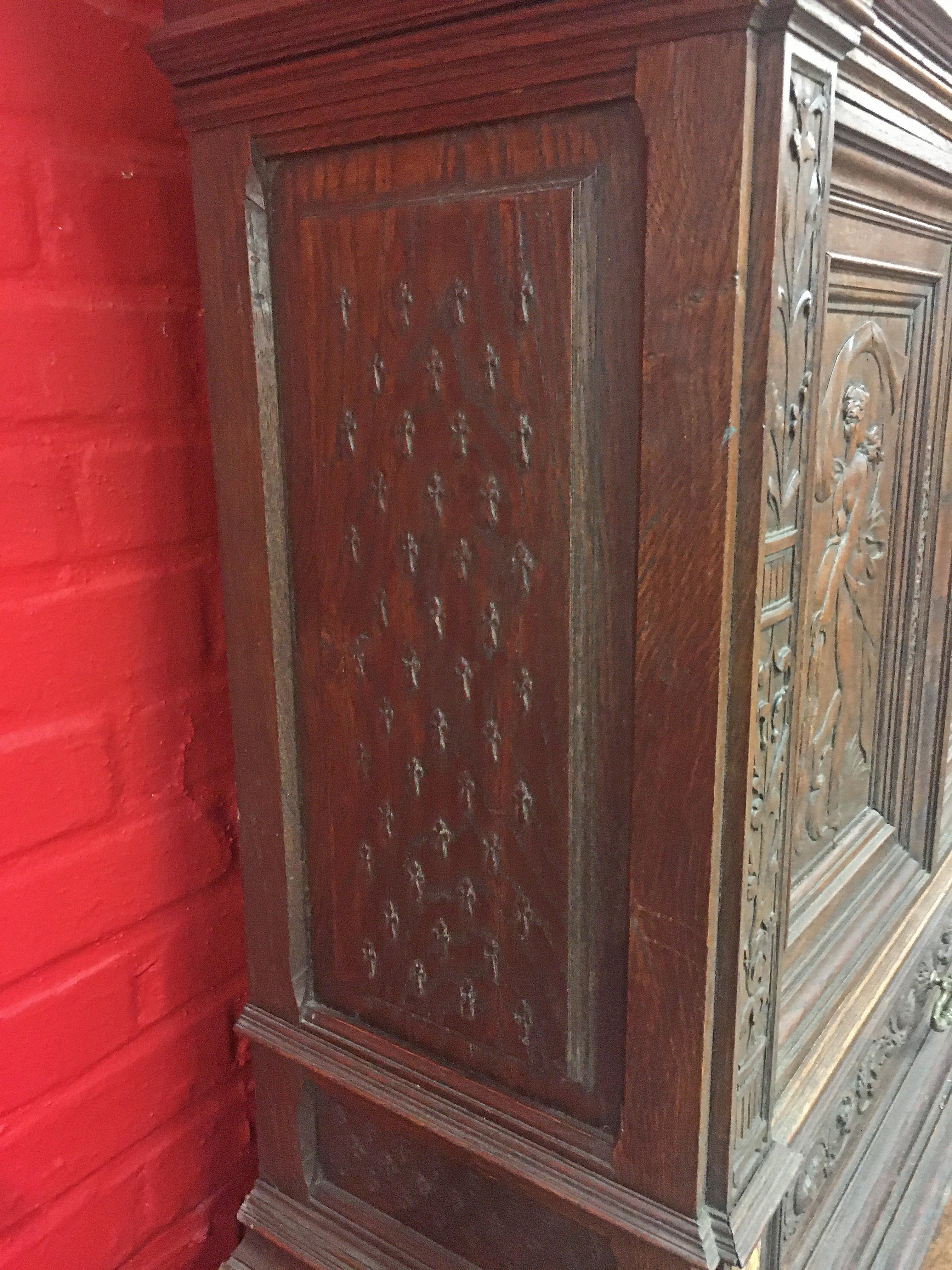 Buffet 19th Century Renaissance Style Carved Oak with Inclusion of Marble Plates For Sale 6
