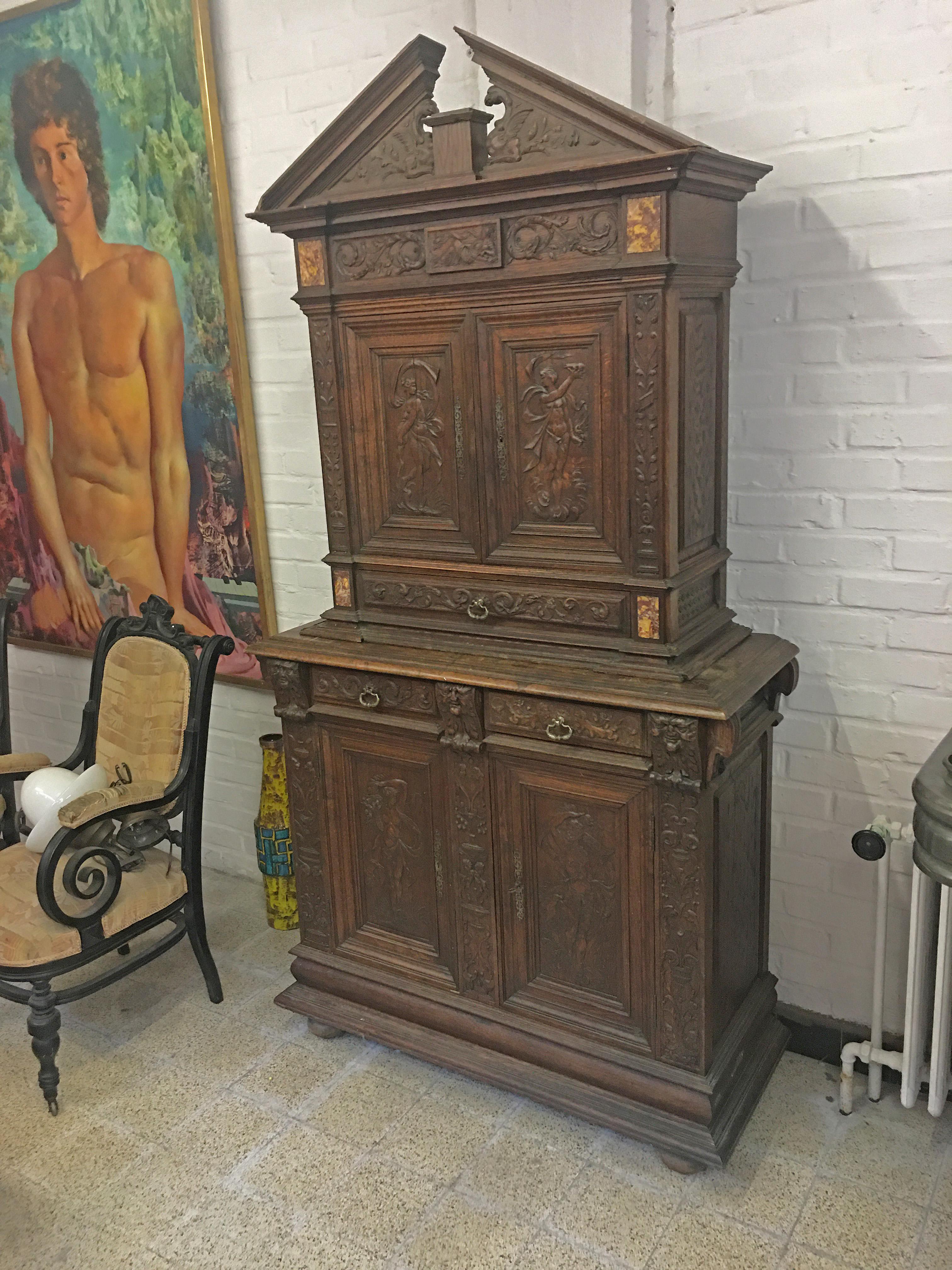 Buffet 19th Century Renaissance Style Carved Oak with Inclusion of Marble Plates For Sale 14
