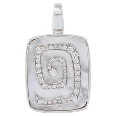 Pendentif spirale vintage en or blanc 18K avec diamants et nacre des années 1990 de By By