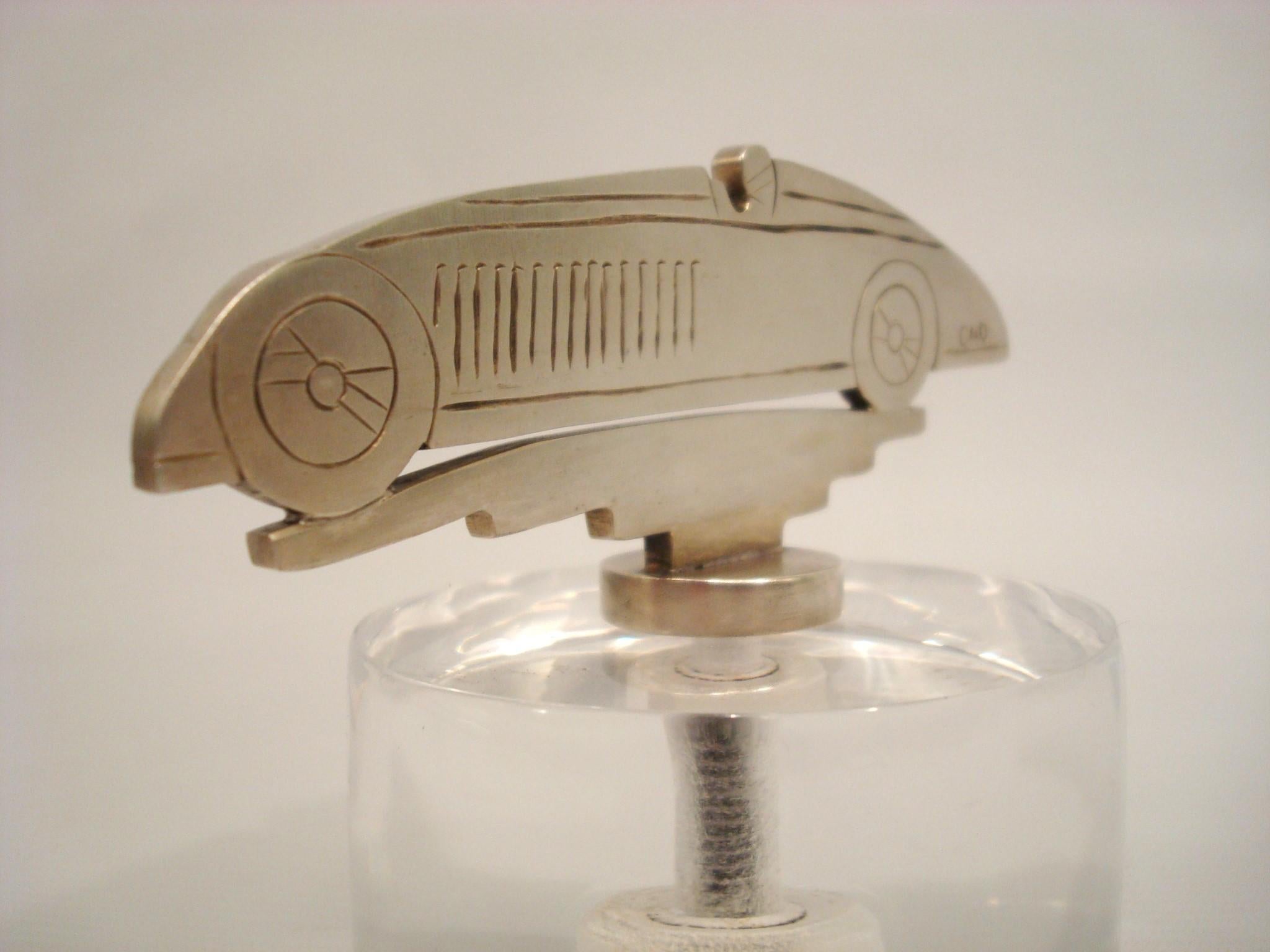 Français Bugatti Tank Car Mascotte / Ornement de capot / Presse-papiers. France 1930 en vente