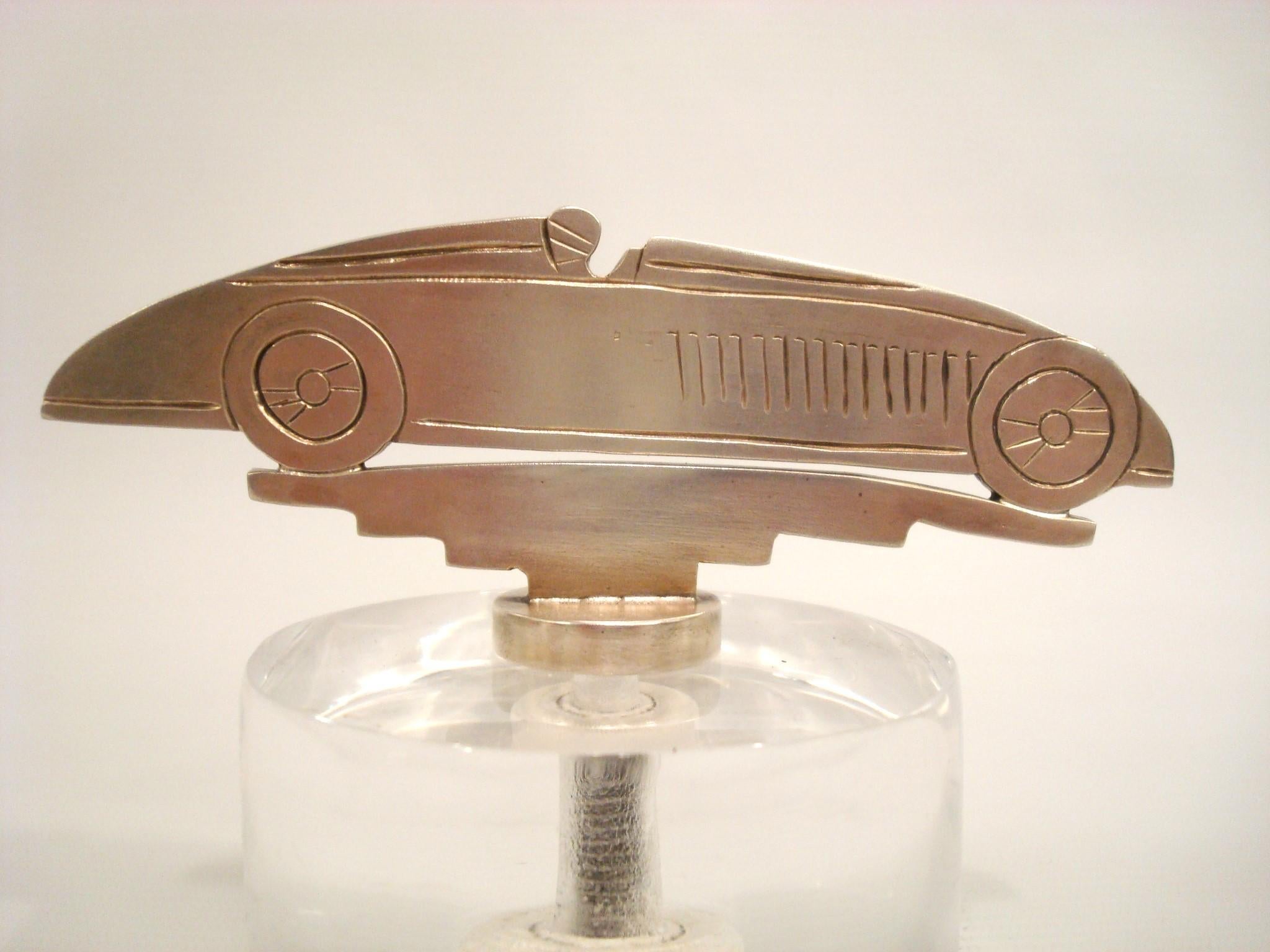 Argenté Bugatti Tank Car Mascotte / Ornement de capot / Presse-papiers. France 1930 en vente