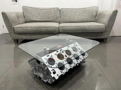 Bugatti Veyron W16-Motorblock-Couchtisch – Automobil-Skulptur mit Glasplatte