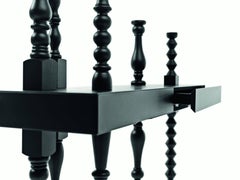 Consola Bugie en acabado negro by Annebet Philps & Mogg