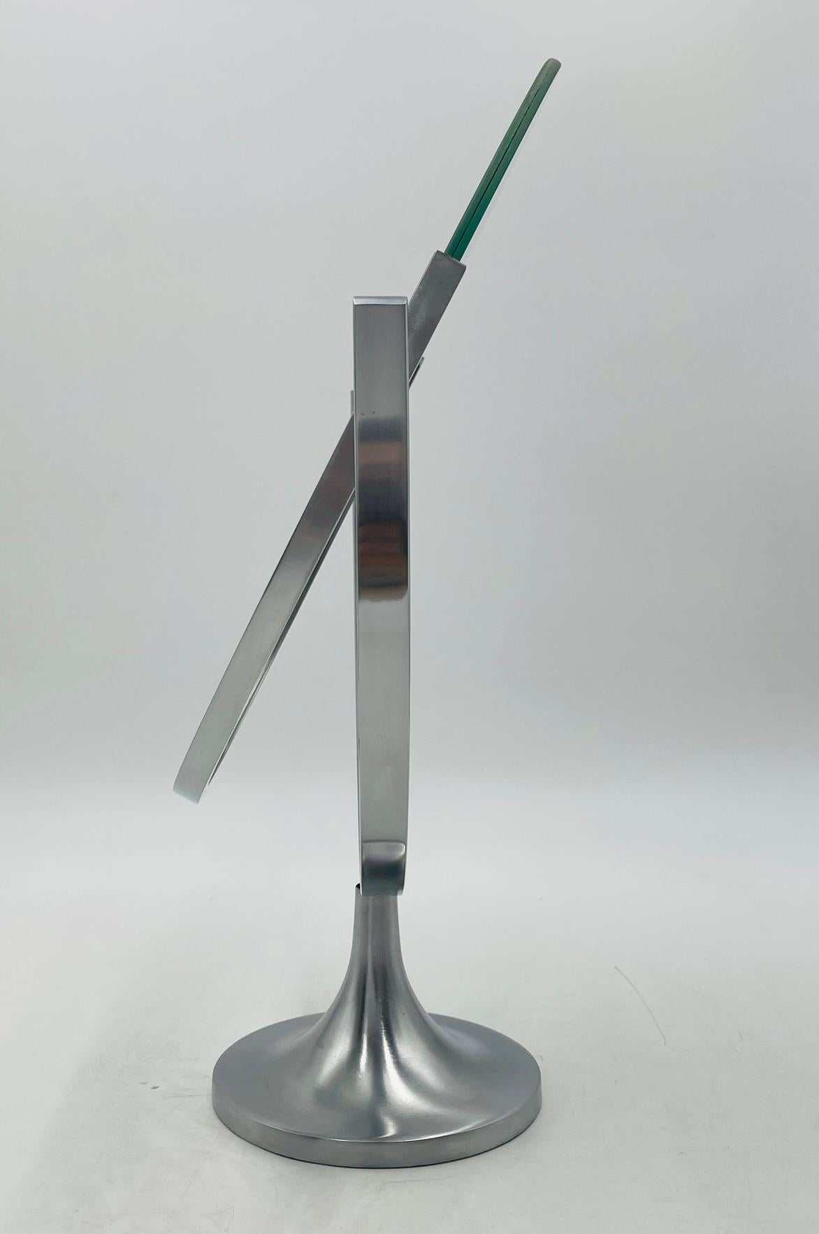 Espejo de tocador con base de corneta de Charles Hollis Jones, EE.UU. Años 60 en Bueno estado para la venta en Los Angeles, CA