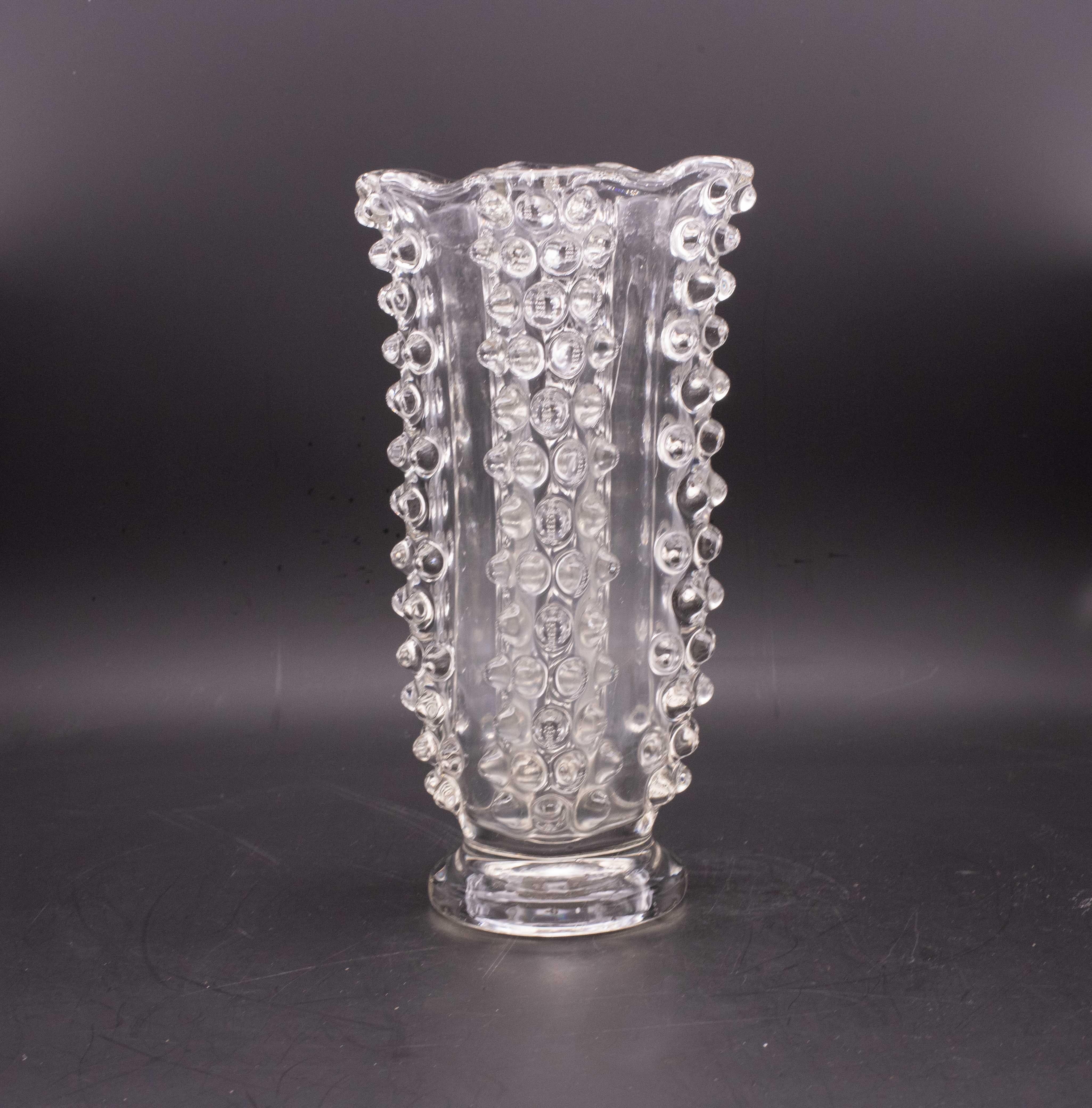 Mouthblown bugnato crystal Murano glass vase. Attribuited to Ercole Barovier for Barovier & Toso.

 An incredible Italian masterpiece.

This magnificent object is perfect for completing a modern living room or a midcentury bedroom.

Perfect vintage