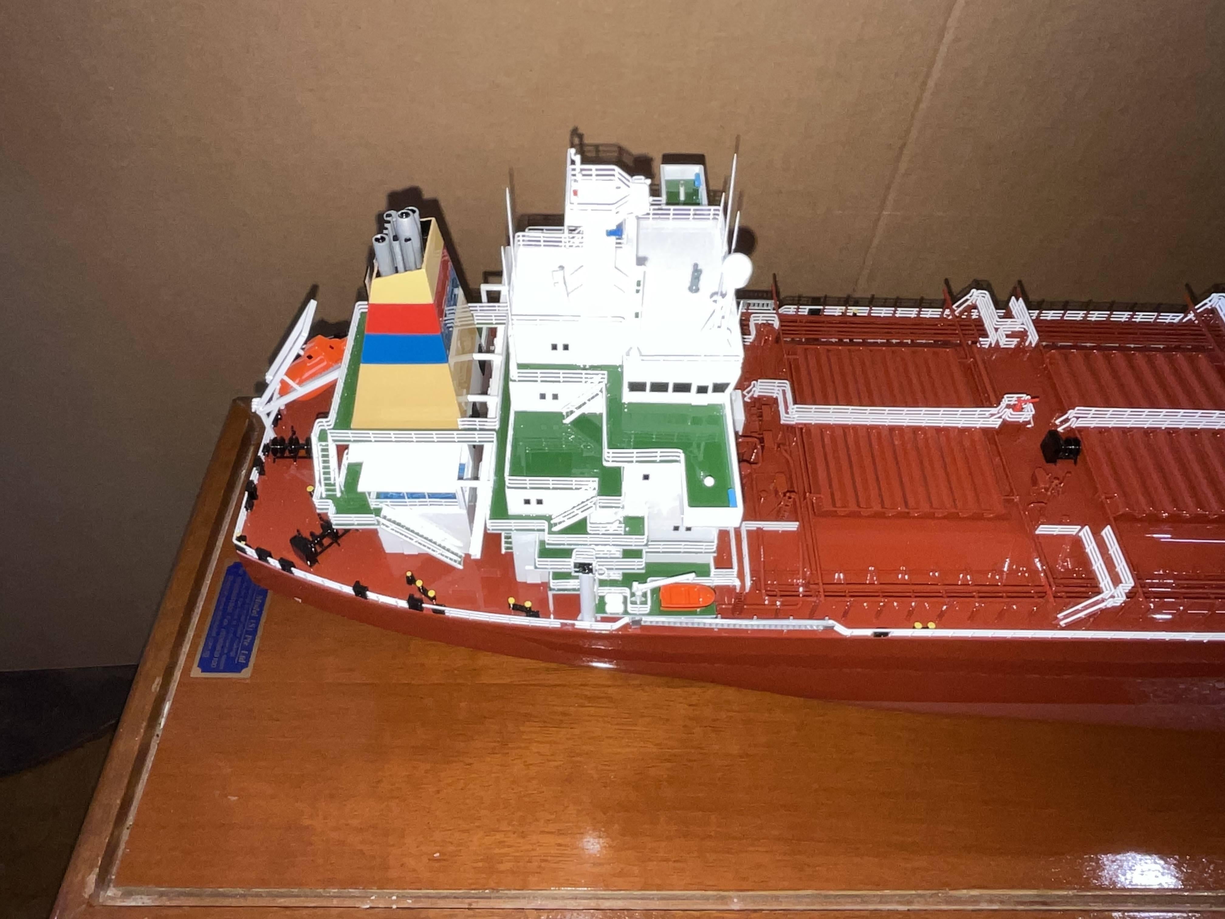 Modèle de construction d'un pétrolier en vente 5