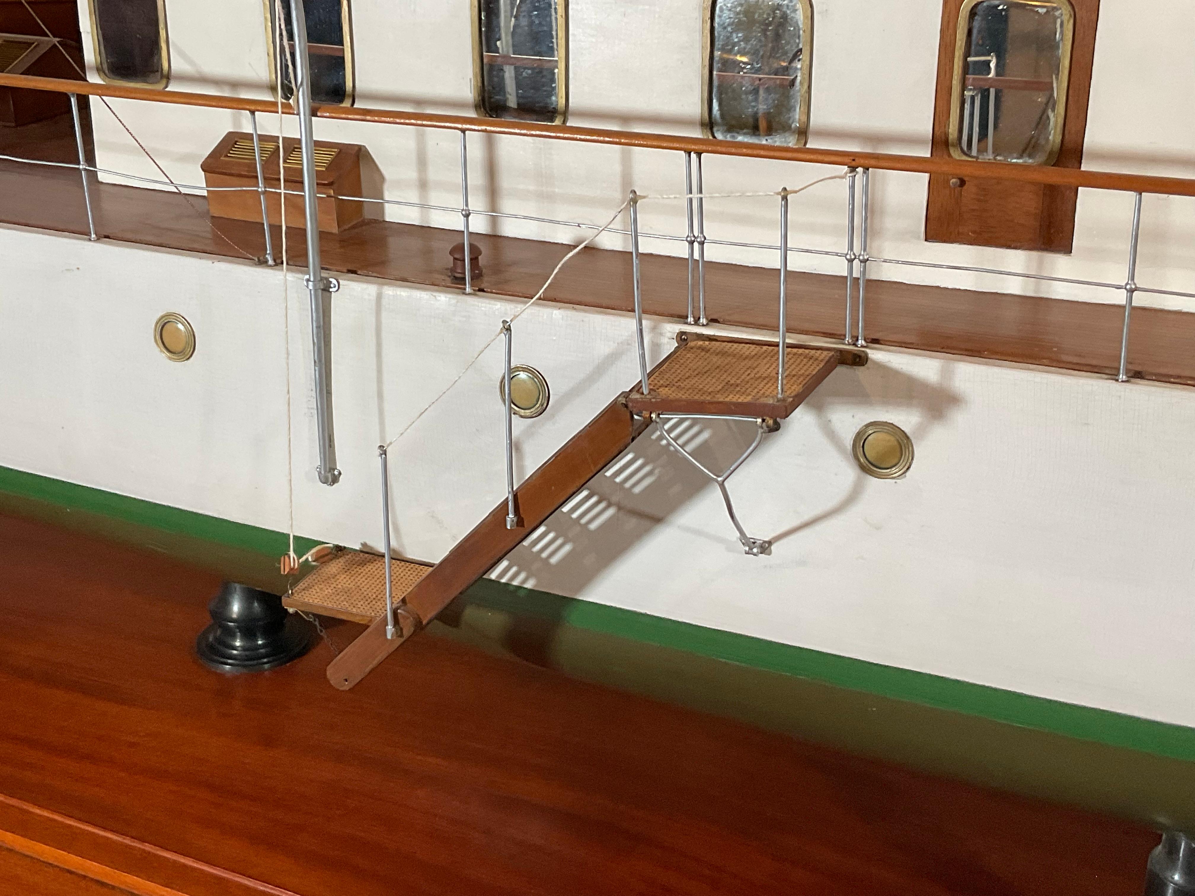 Builders Model of Royal Yacht Squadron Yacht Rys, Ceto For Sale 8