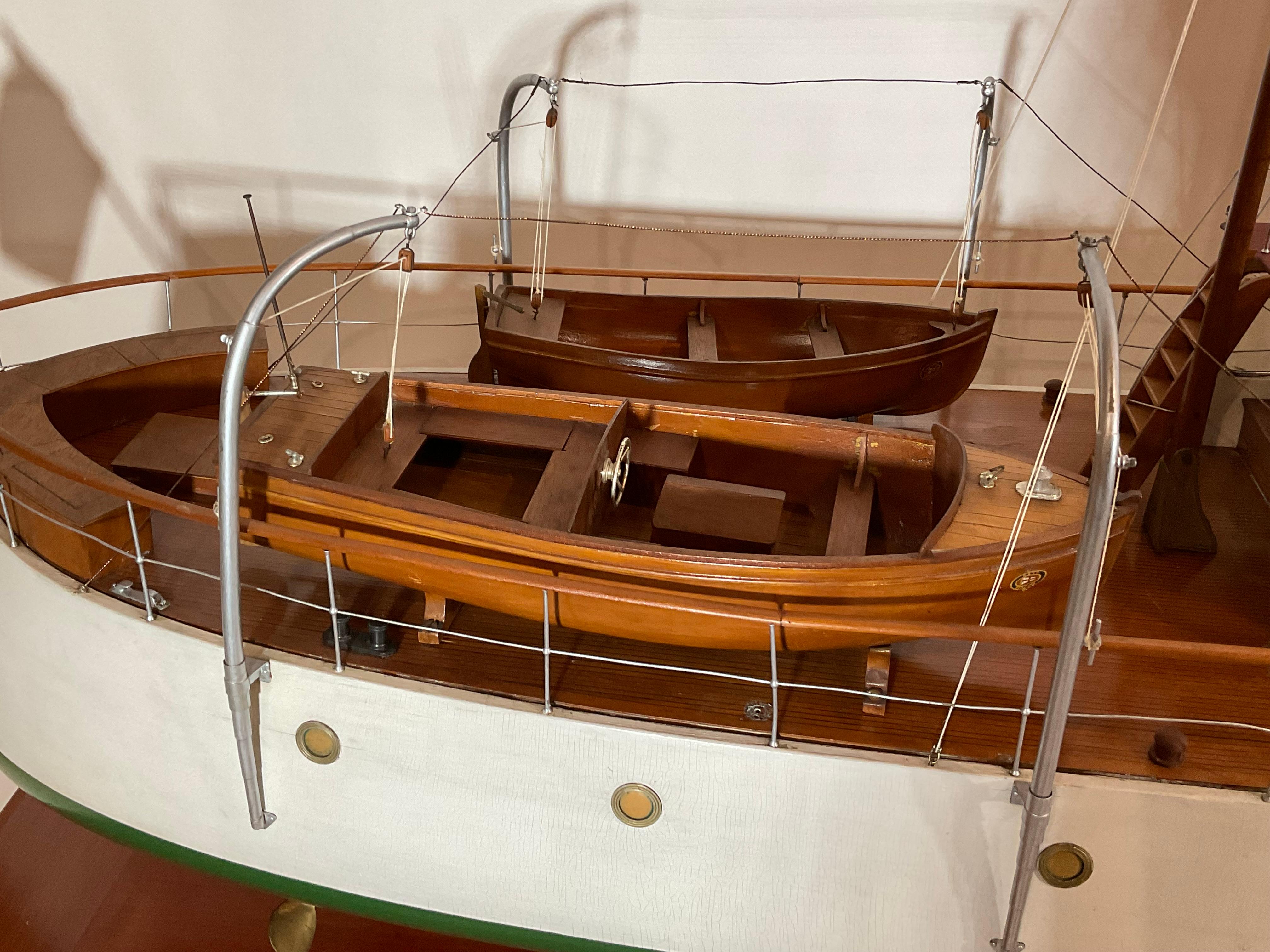 Builders Model of Royal Yacht Squadron Yacht Rys, Ceto For Sale 13