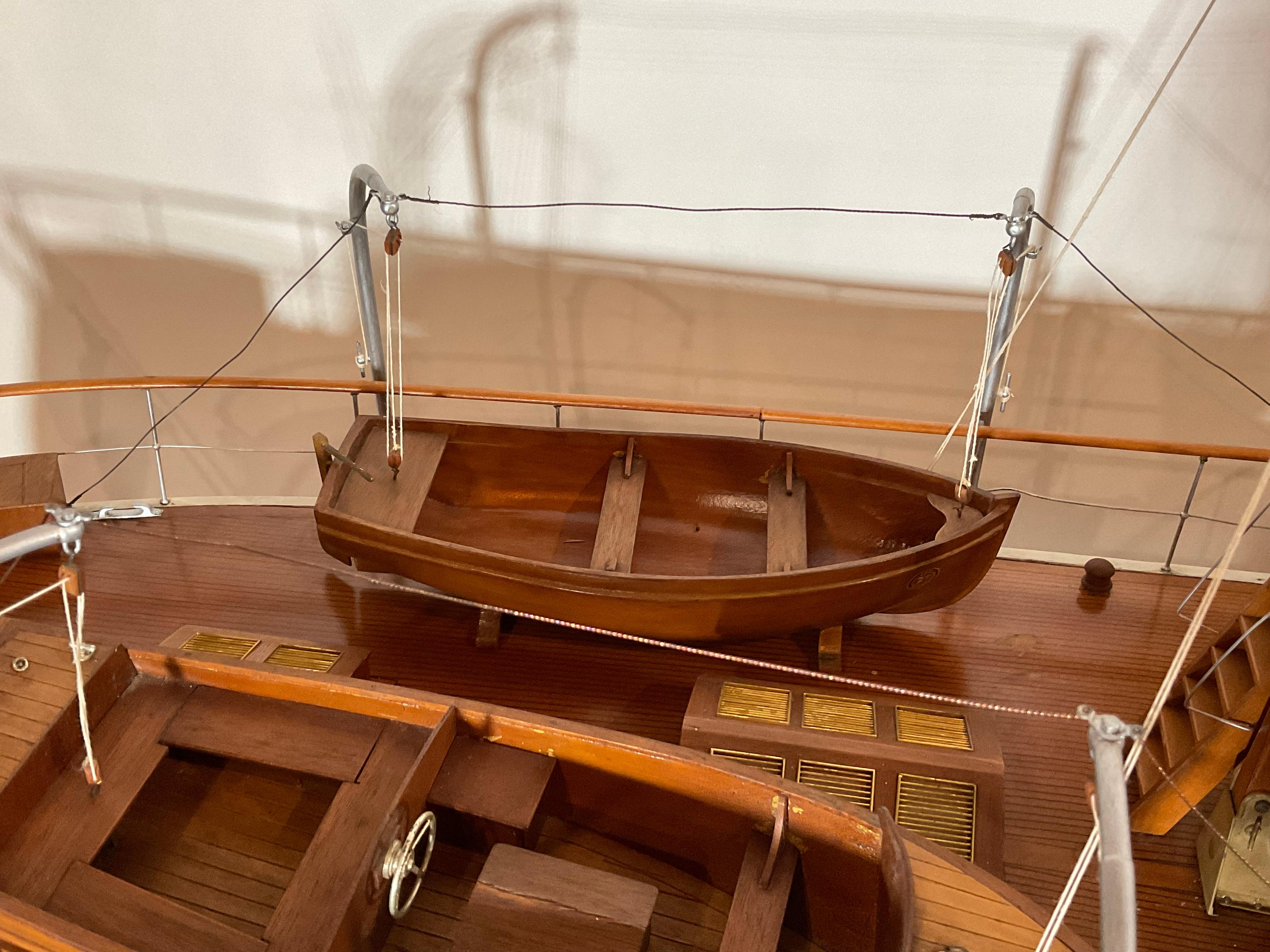 Builders Model of Royal Yacht Squadron Yacht Rys, Ceto For Sale 14