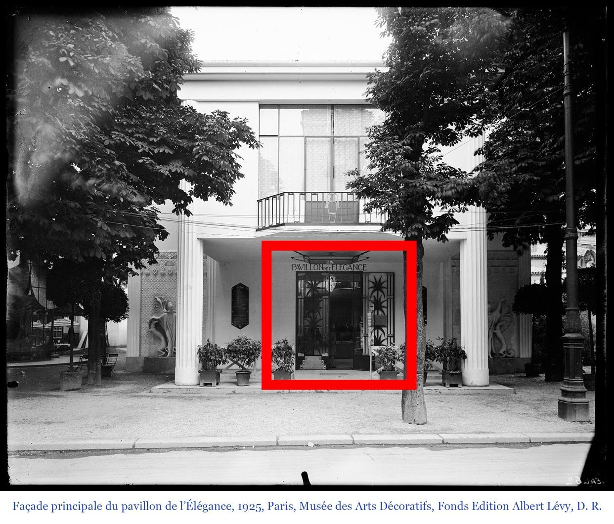 This double door, based on a drawing by Albert Rateau, is a model very similar to the entrance of the Pavillon de l’Élégance at the International Exhibition of Modern Decorative and Industrial Arts in Paris in 1925, a founding event in the history